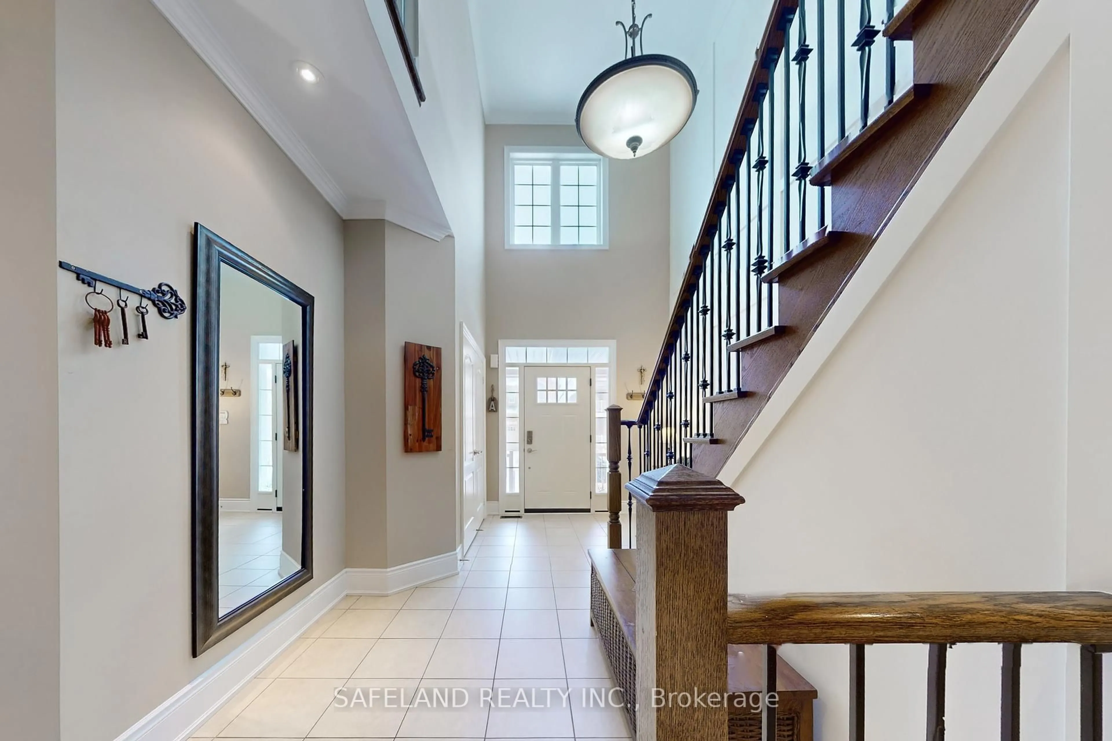 Indoor foyer for 29 Riverhill Dr, Vaughan Ontario L6A 4S3