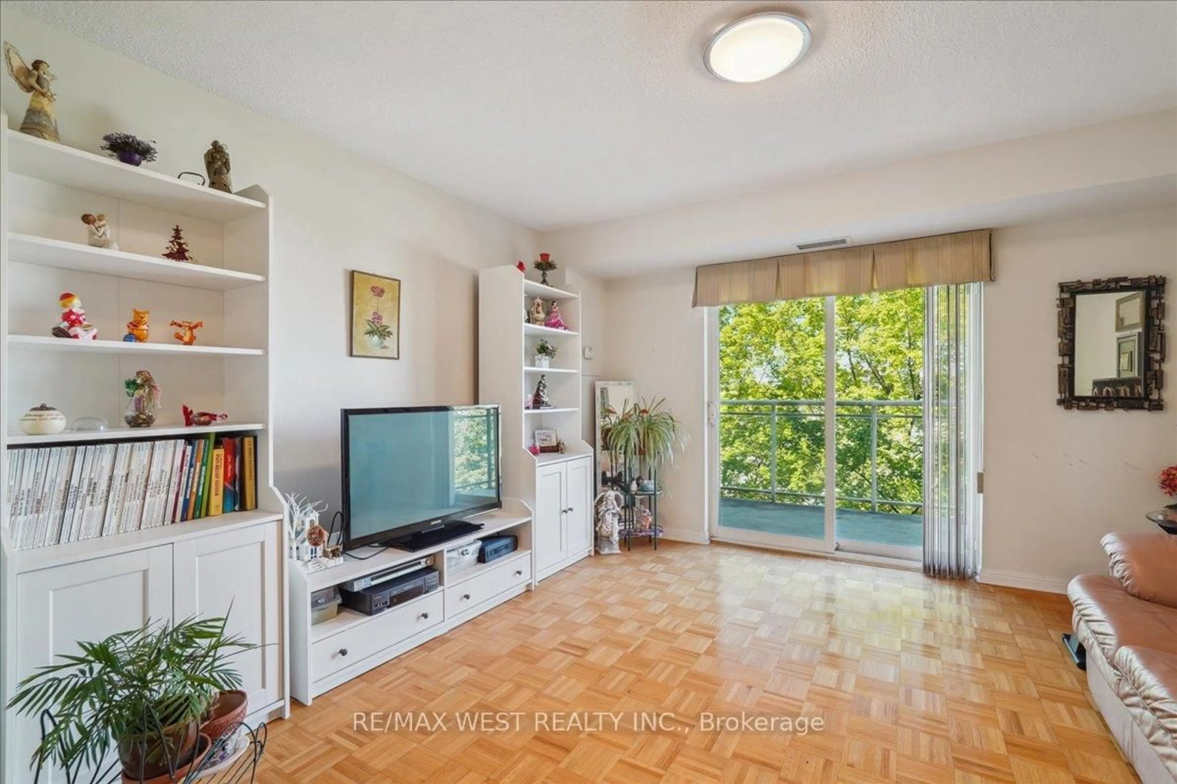 Living room with furniture, unknown for 2502 Rutherford Rd #314, Vaughan Ontario L4K 5N6