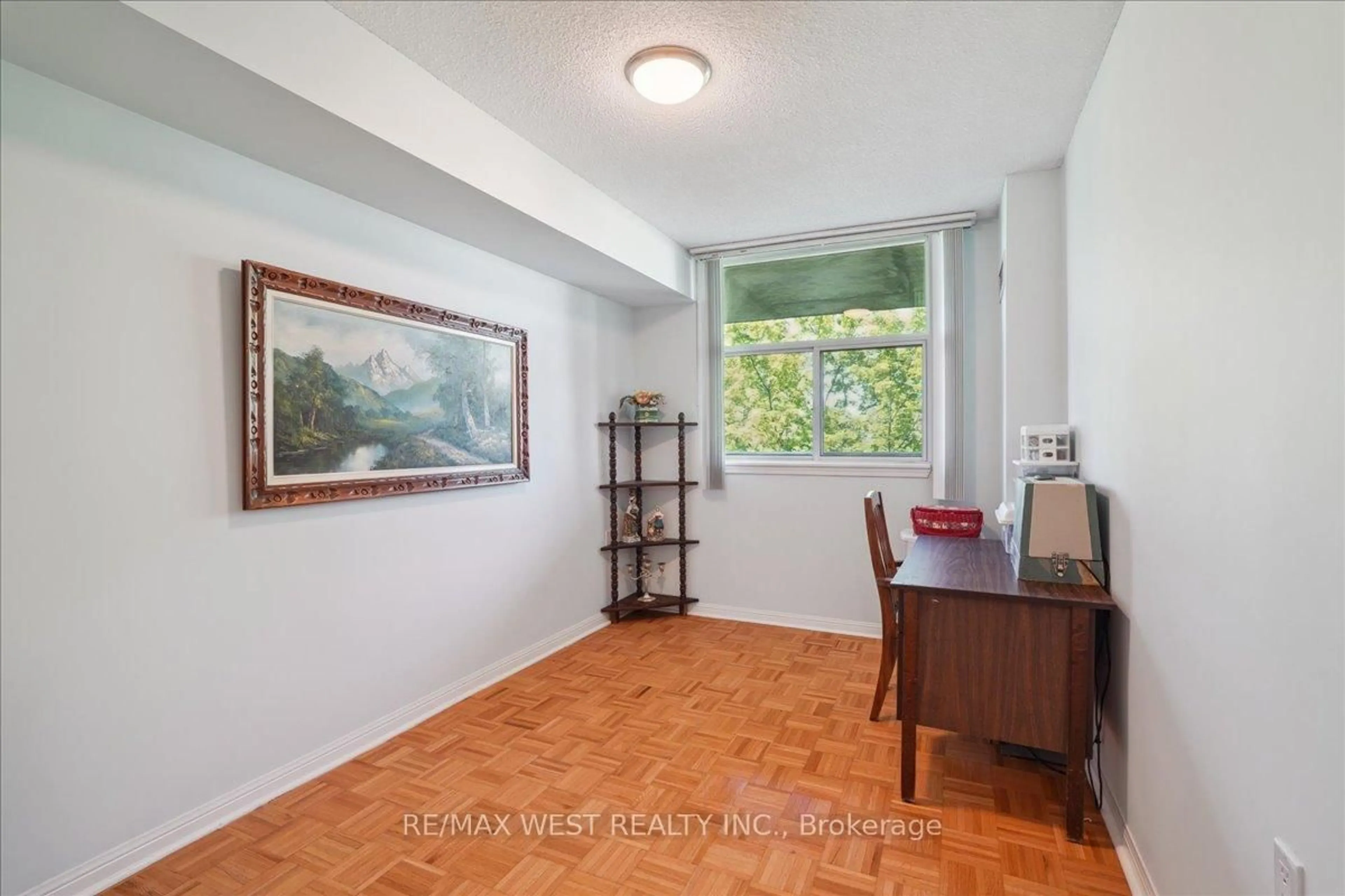 A pic of a room for 2502 Rutherford Rd #314, Vaughan Ontario L4K 5N6
