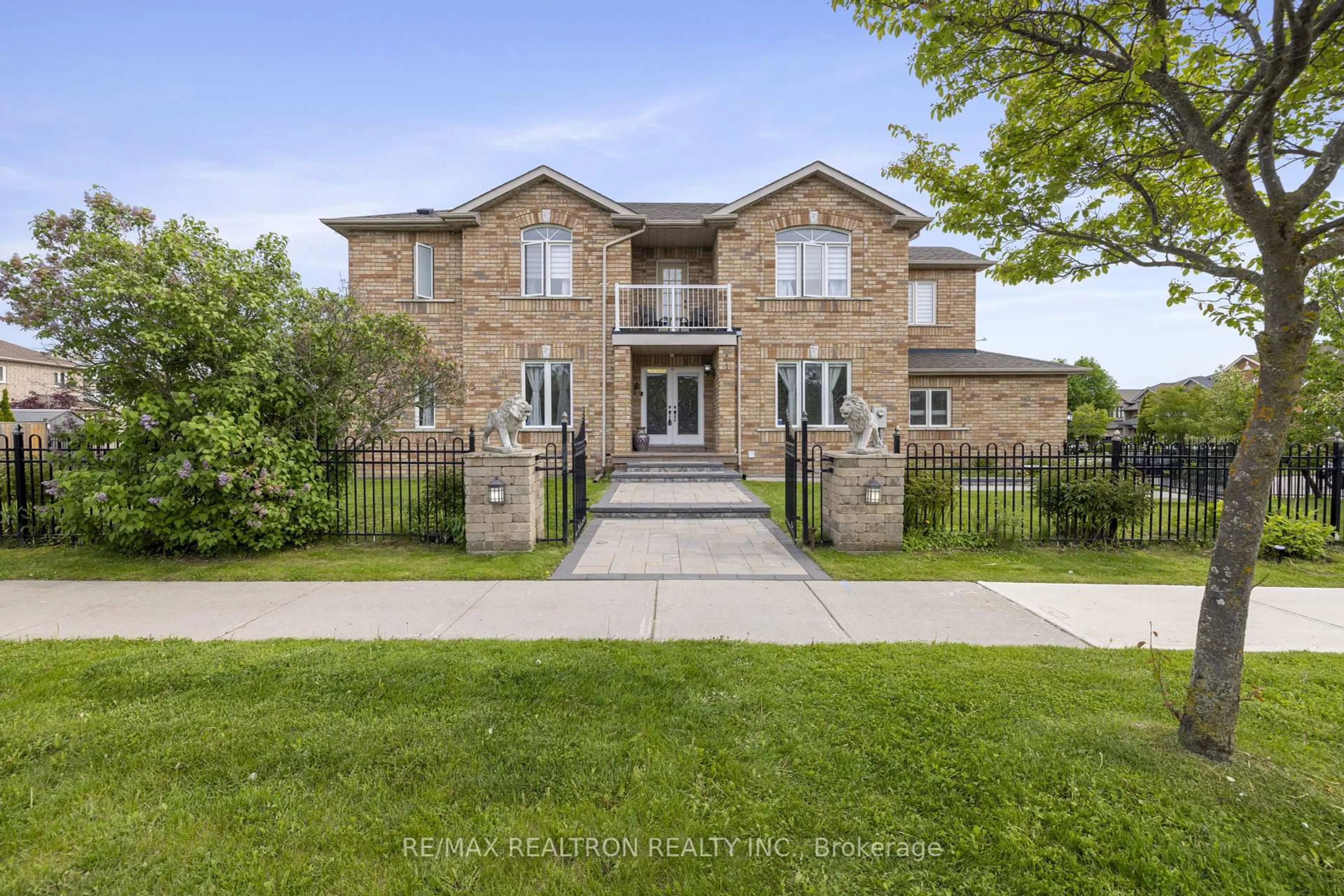 Home with brick exterior material, street for 1 Emily Crt, Richmond Hill Ontario L4E 4E5