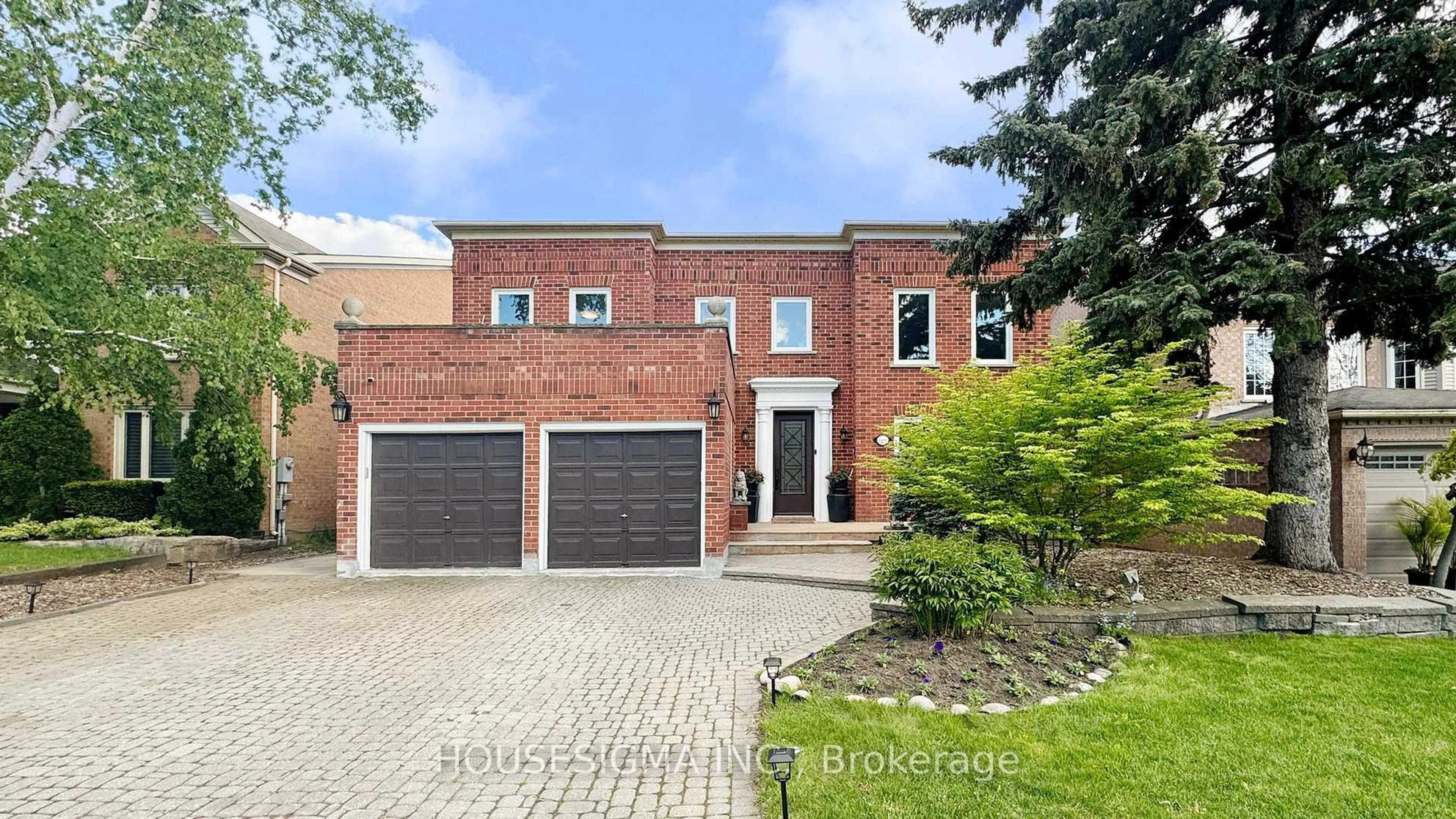 Home with brick exterior material, street for 11 Cowles Crt, Richmond Hill Ontario L4C 9A8