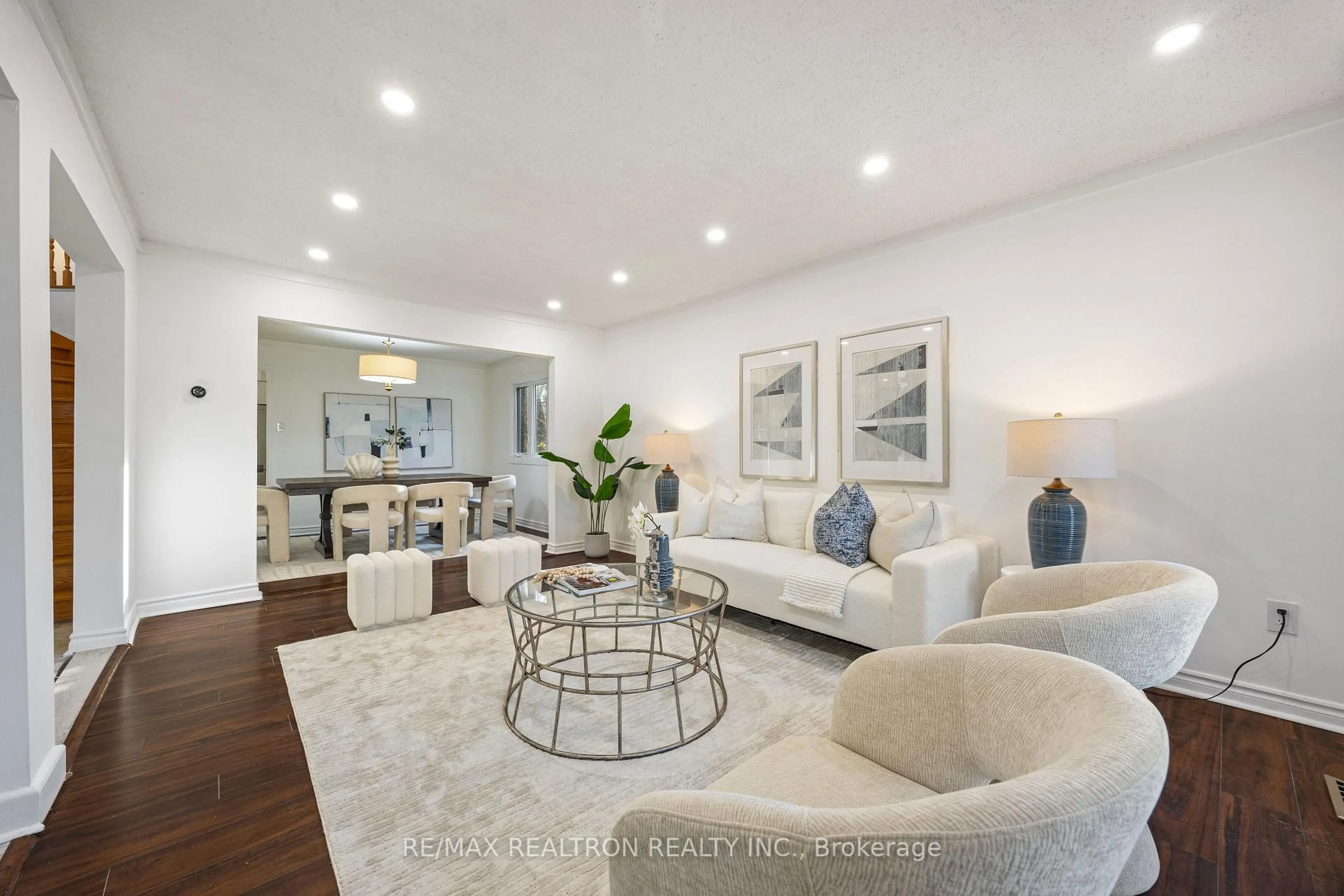 Living room with furniture, unknown for 229 Douglas Rd, Richmond Hill Ontario L4E 3H8
