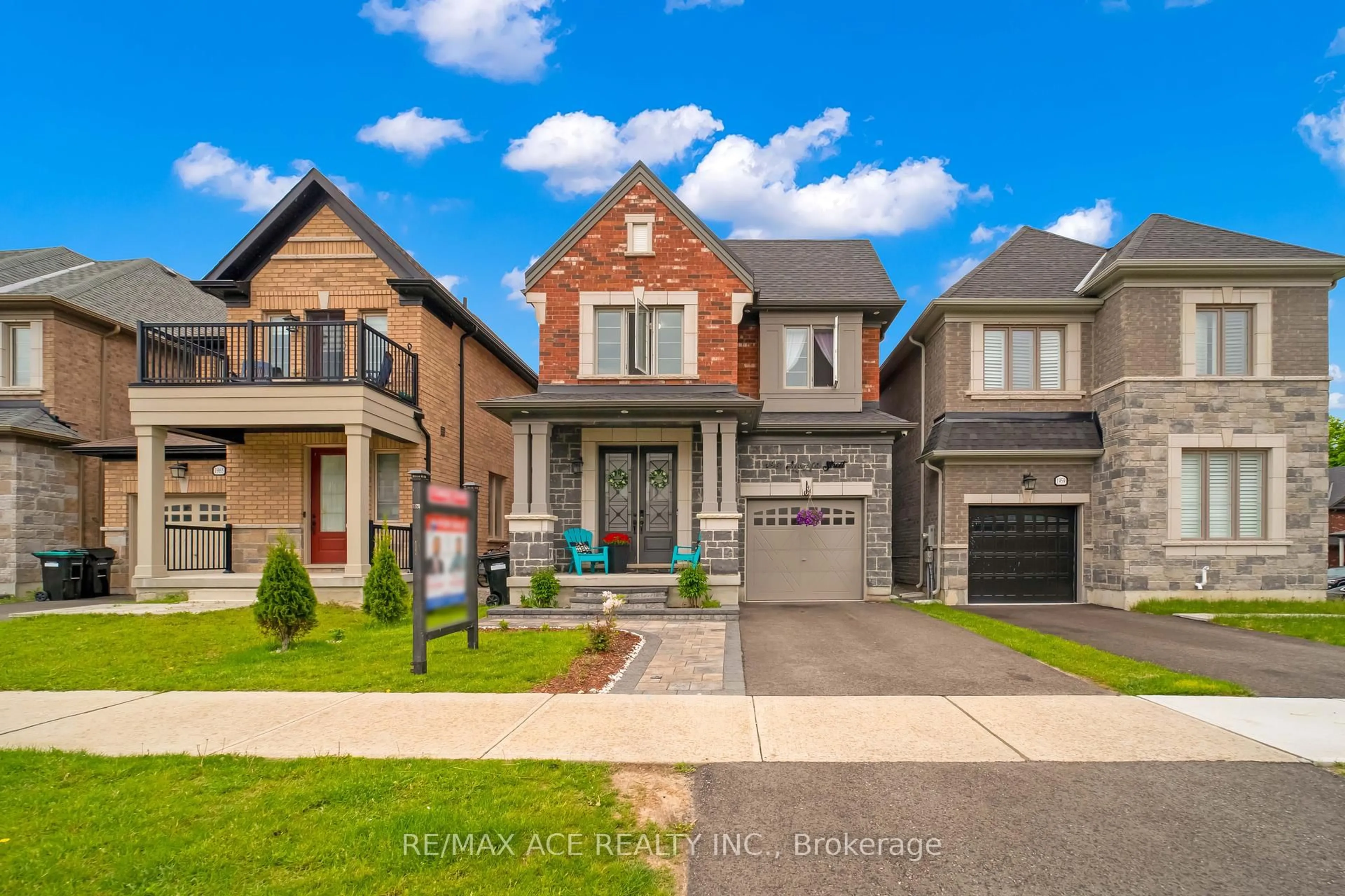 Home with brick exterior material, street for 1961 McNeil St, Innisfil Ontario L9S 4B7