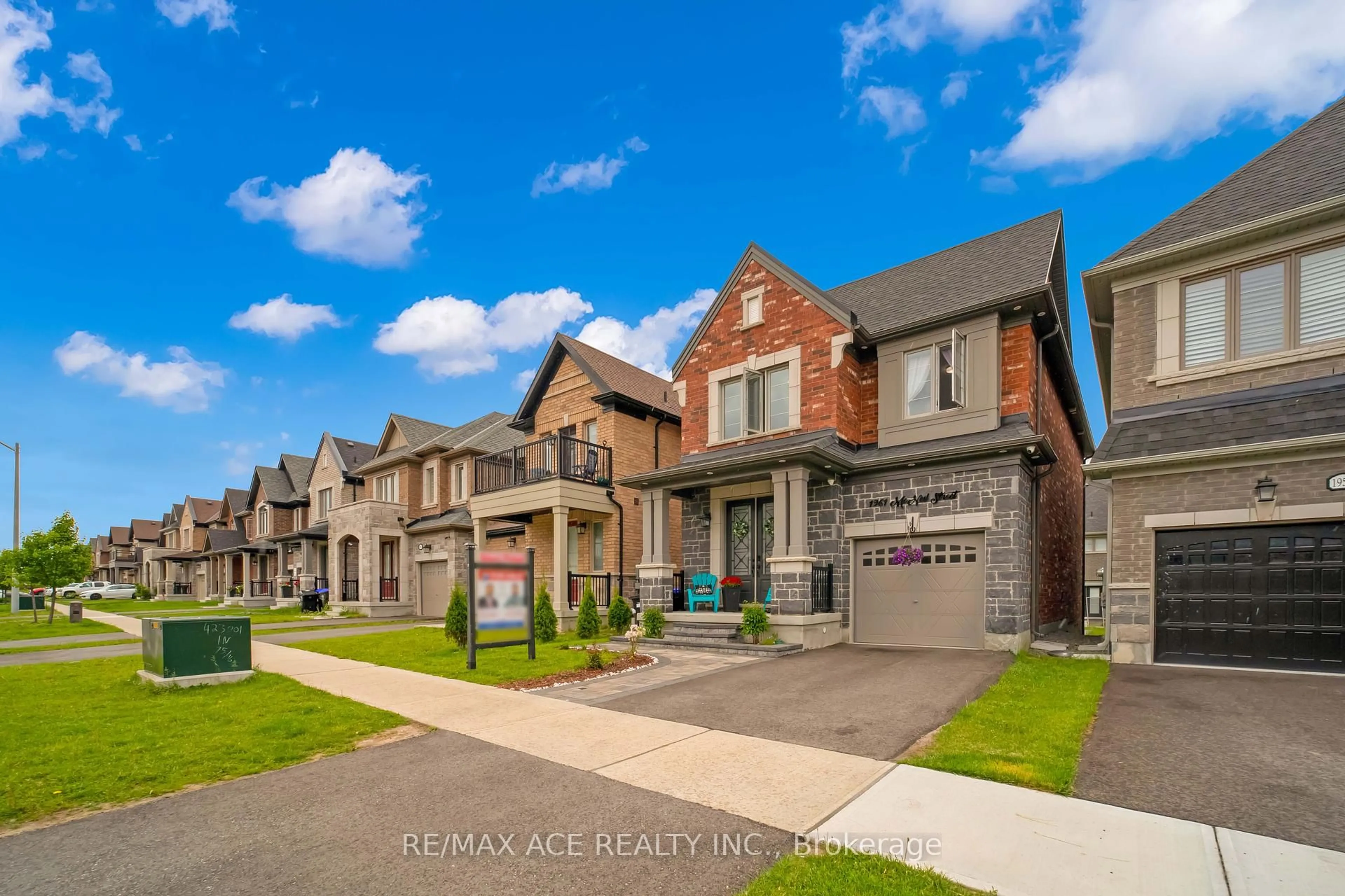 Home with brick exterior material, street for 1961 McNeil St, Innisfil Ontario L9S 4B7