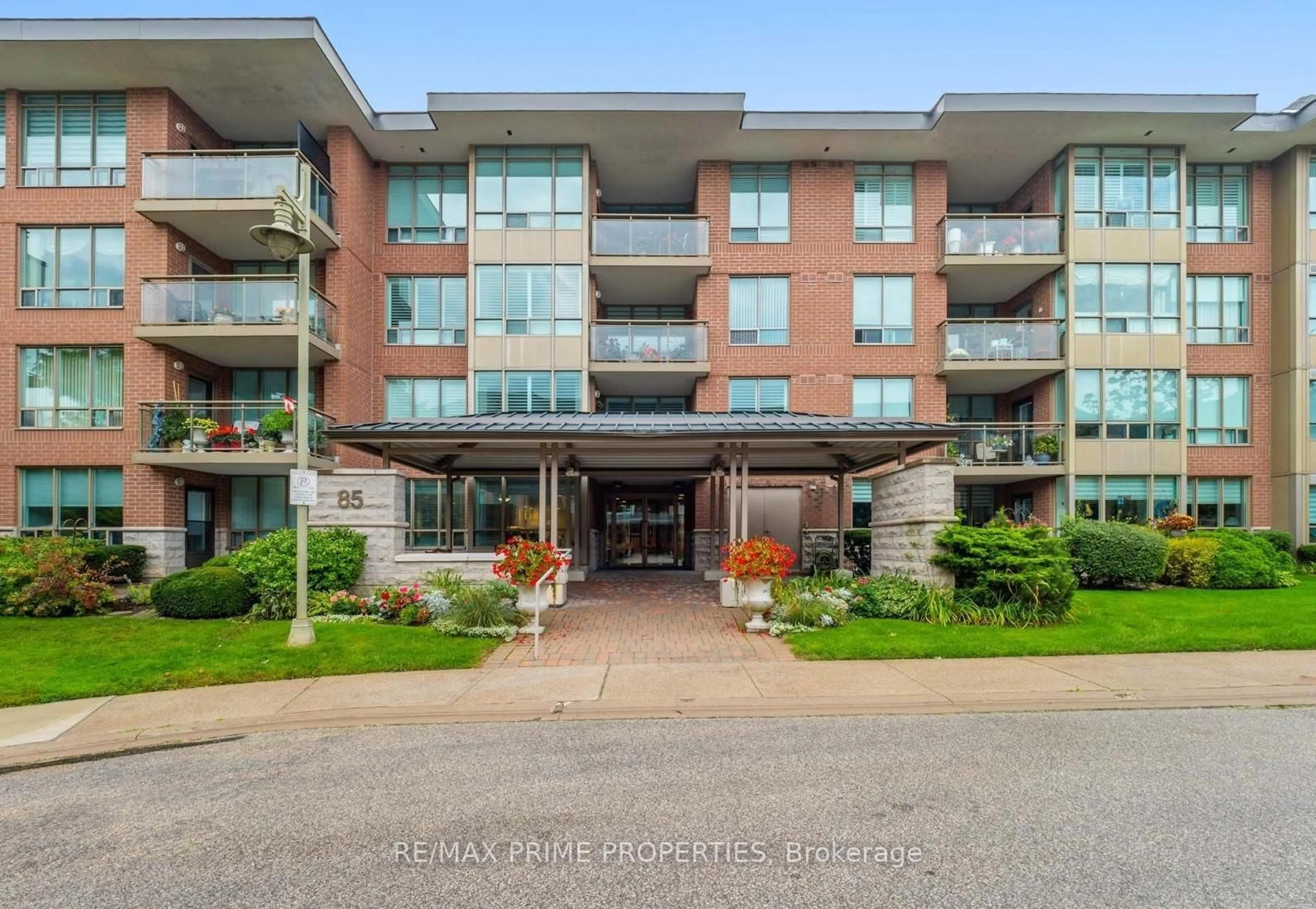Indoor foyer for 85 The Boardwalk Way #320, Markham Ontario L6E 1B9