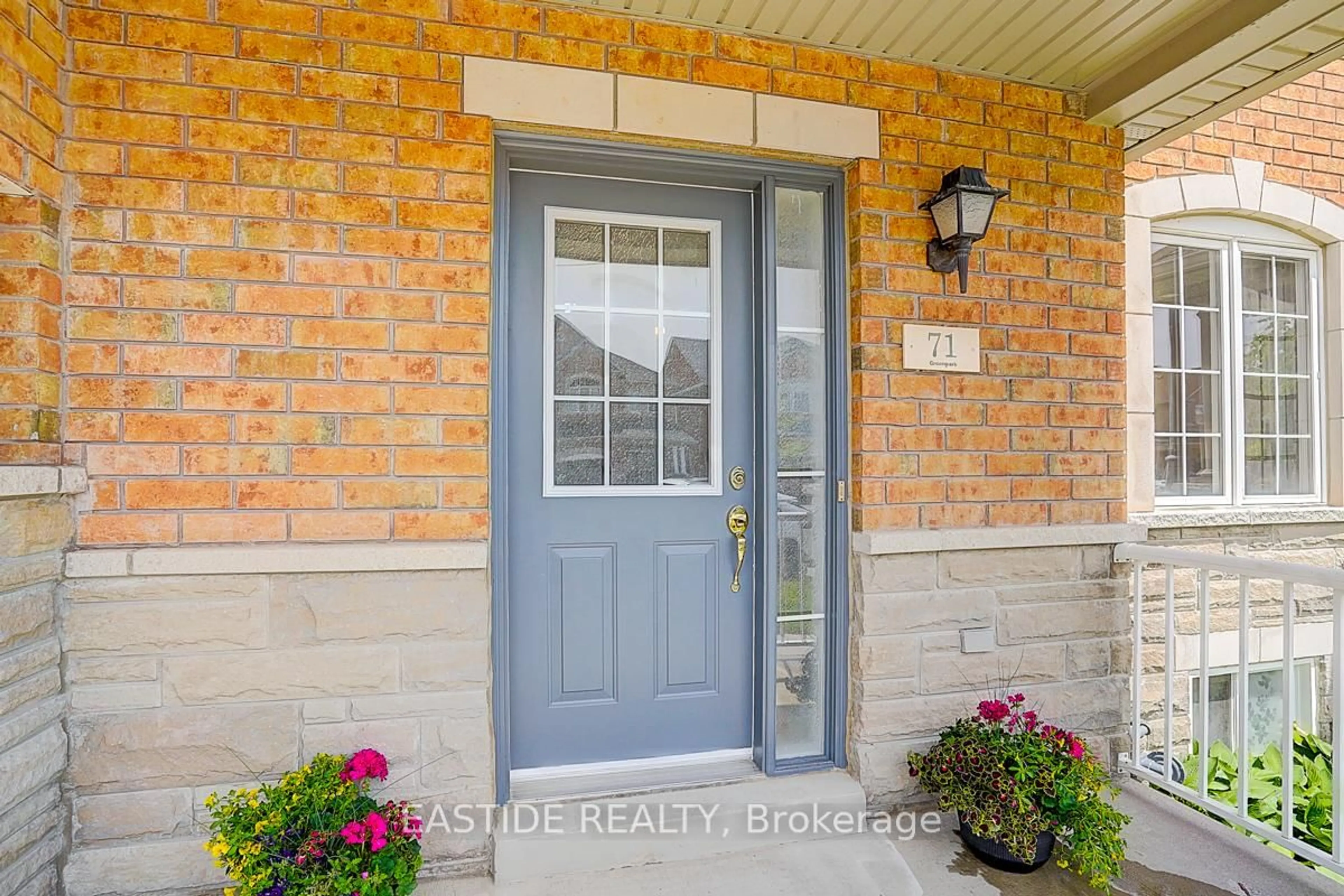 Indoor entryway for 71 Andriana Cres, Markham Ontario L6B 0C7