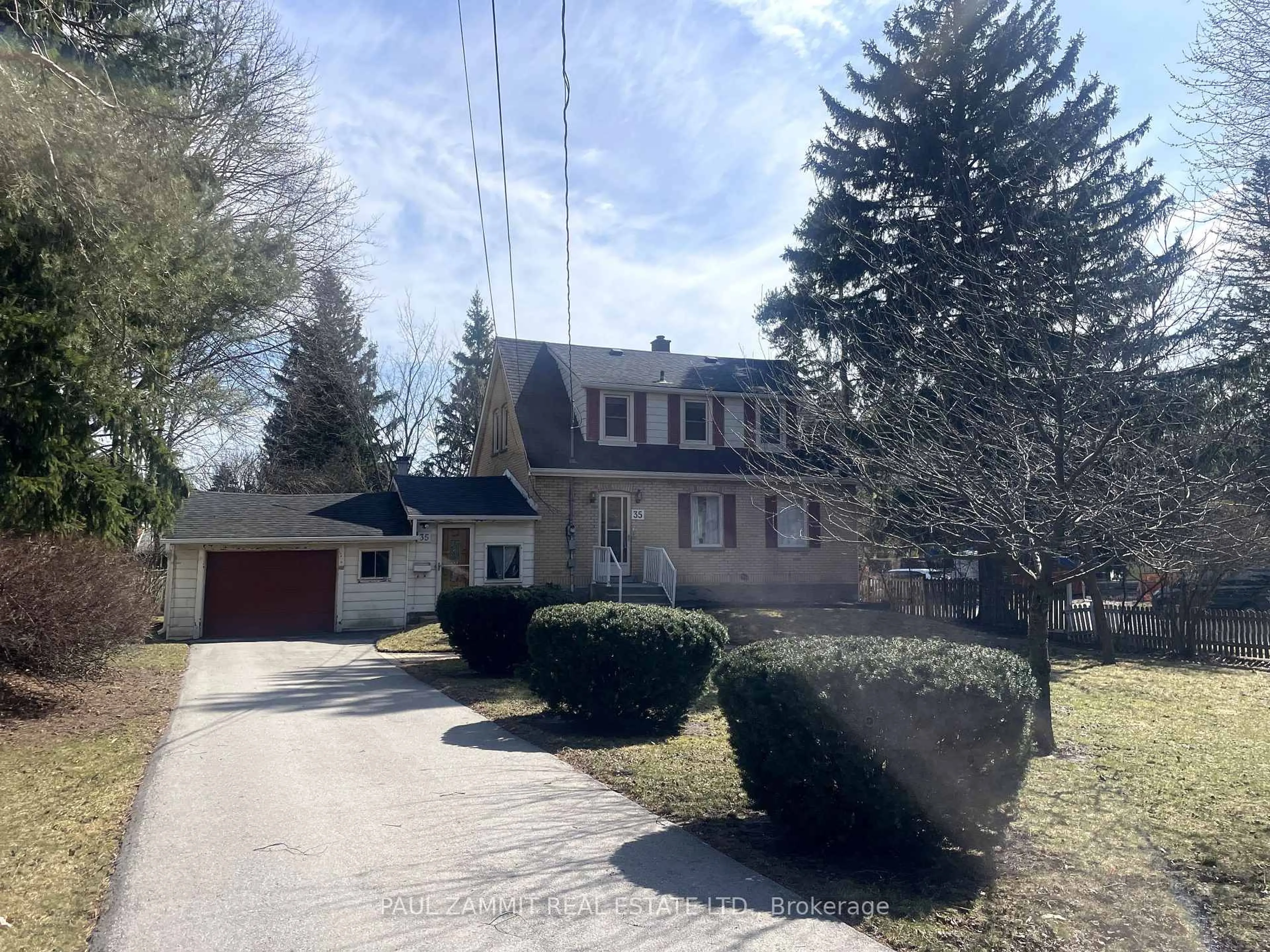 A pic from outside/outdoor area/front of a property/back of a property/a pic from drone, street for 35 John St, Markham Ontario L3T 1Y1