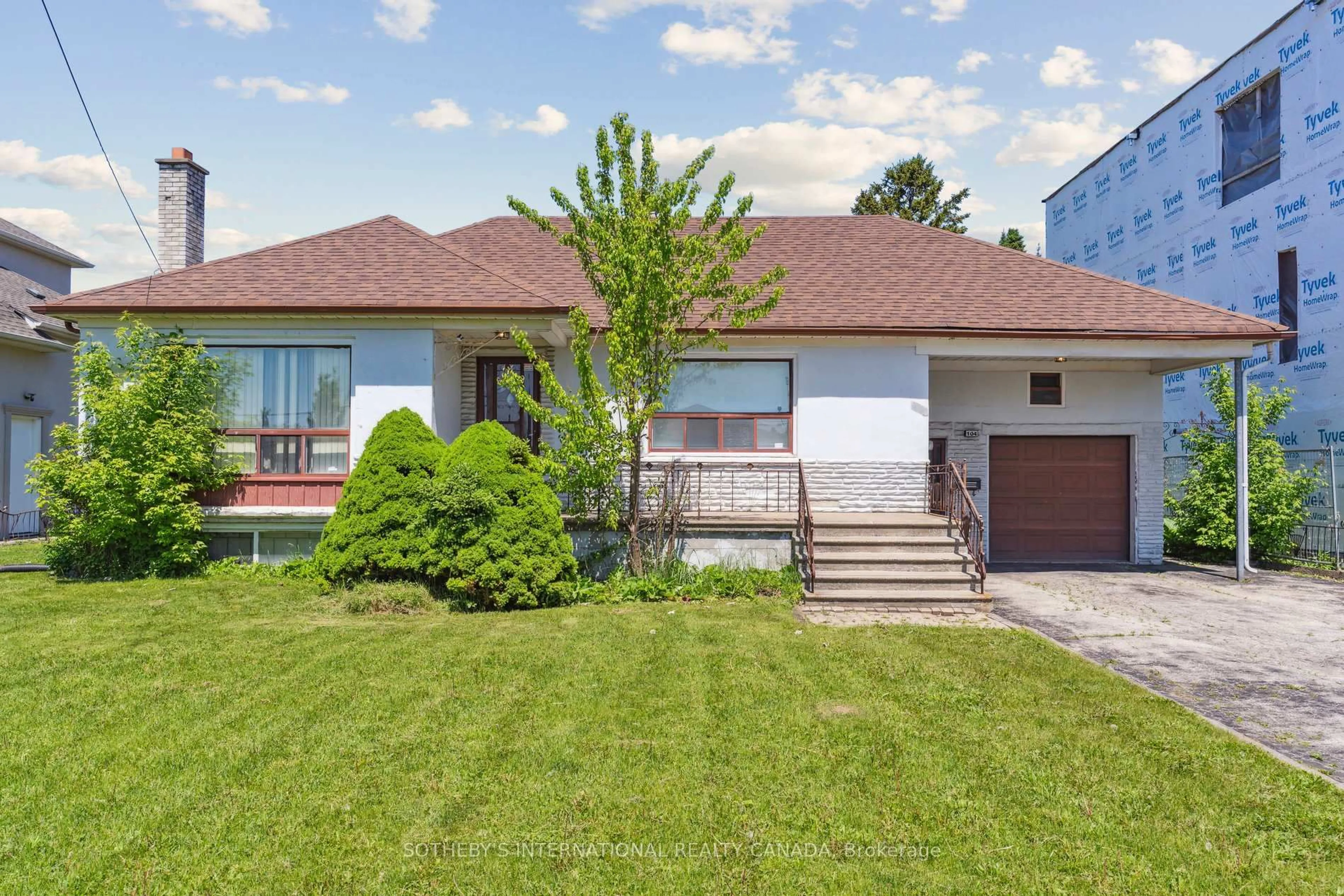 Home with brick exterior material, street for 104 Crestwood Rd, Vaughan Ontario L4J 1A6