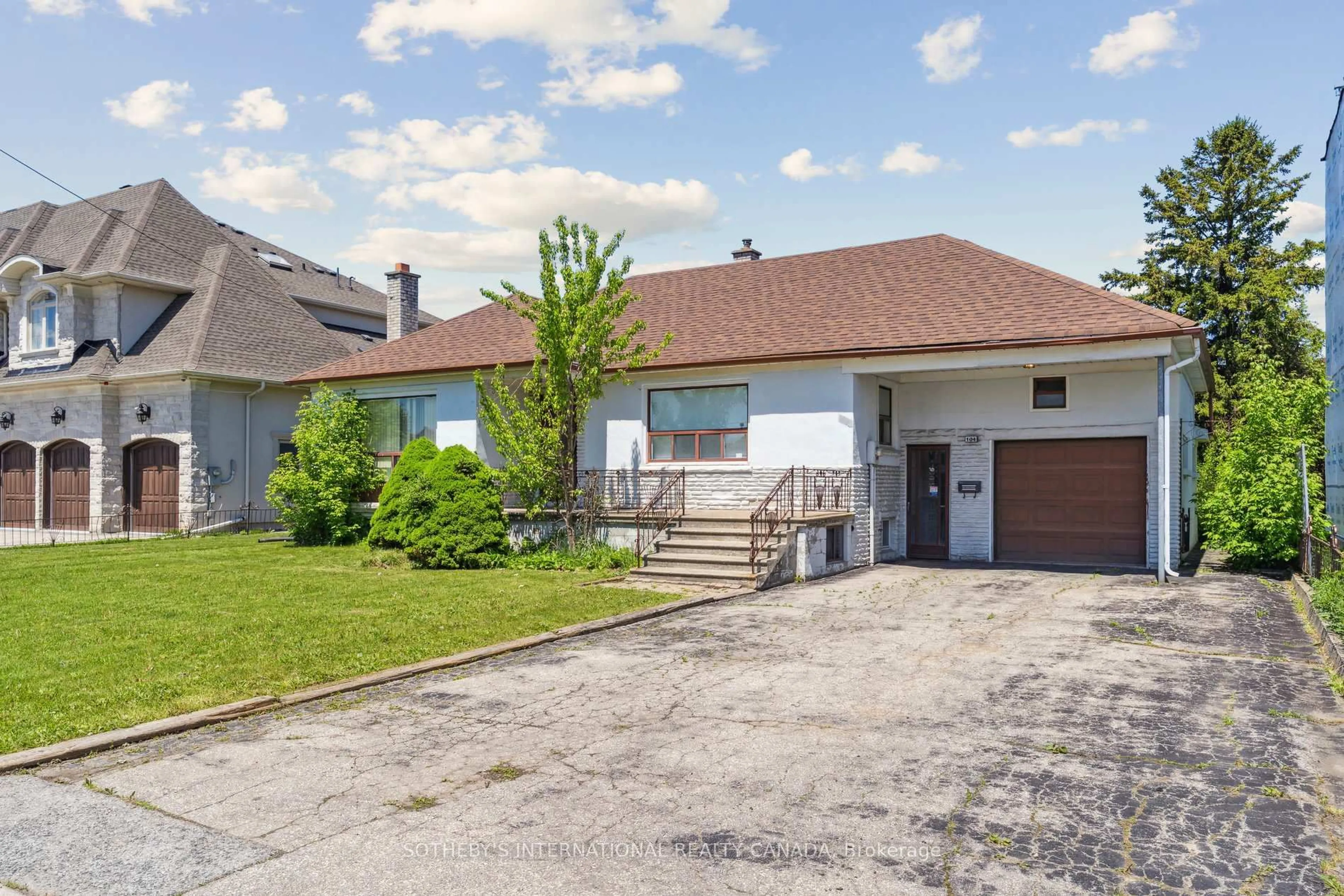 Unknown for 104 Crestwood Rd, Vaughan Ontario L4J 1A6