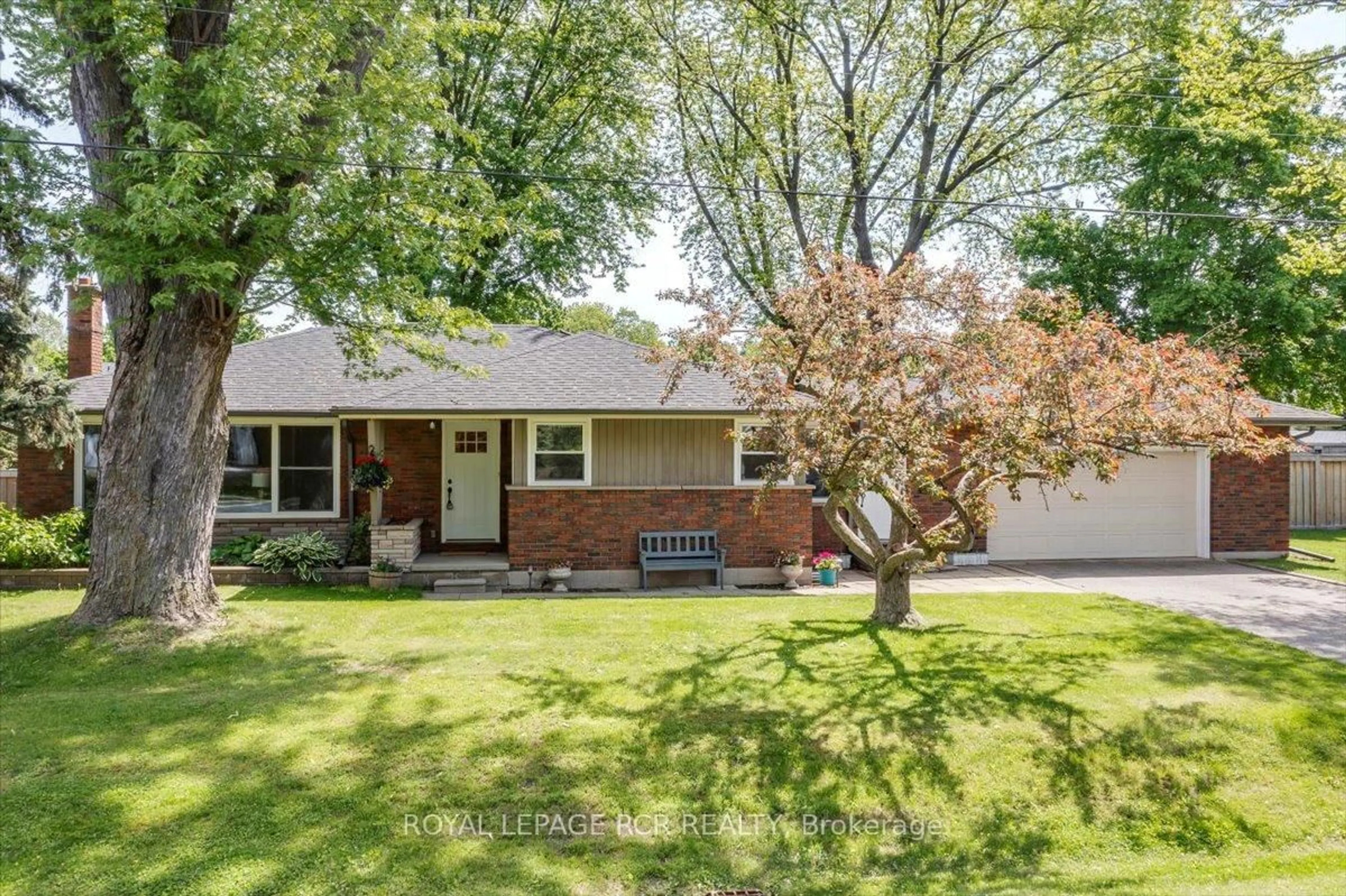 Home with brick exterior material, street for 27 Victory Dr, East Gwillimbury Ontario L0G 1M0