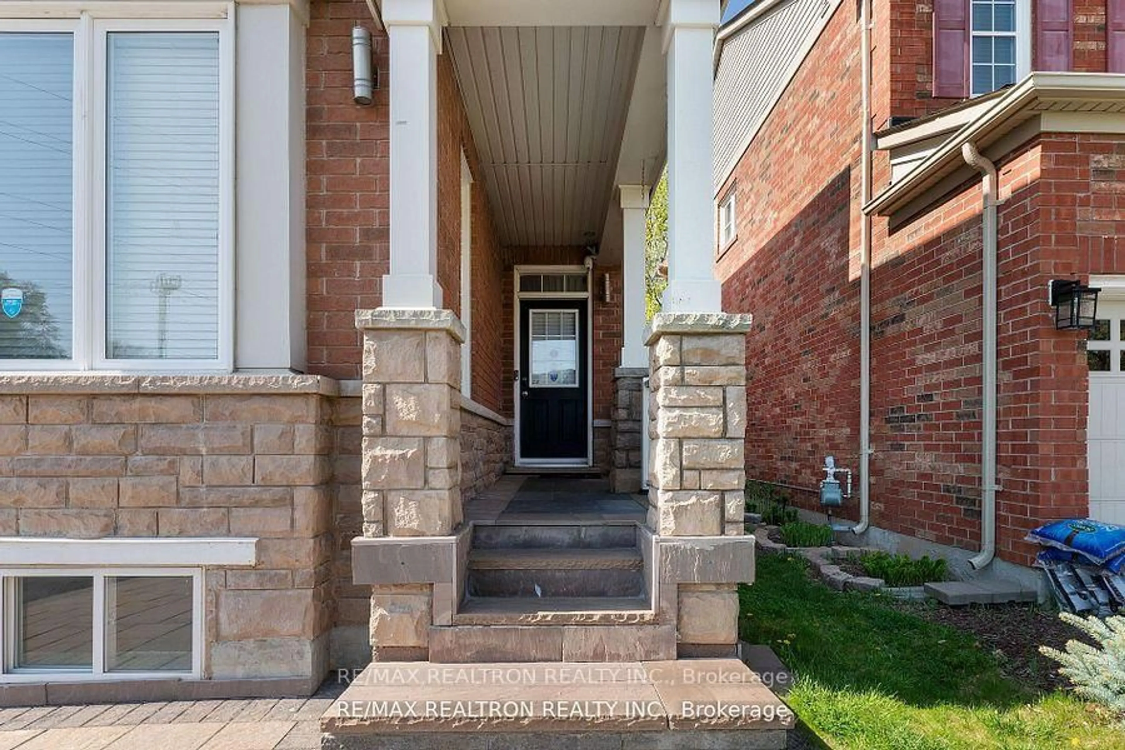 Unknown for 355 Cheryl Mews Blvd, Newmarket Ontario L3X 3J7