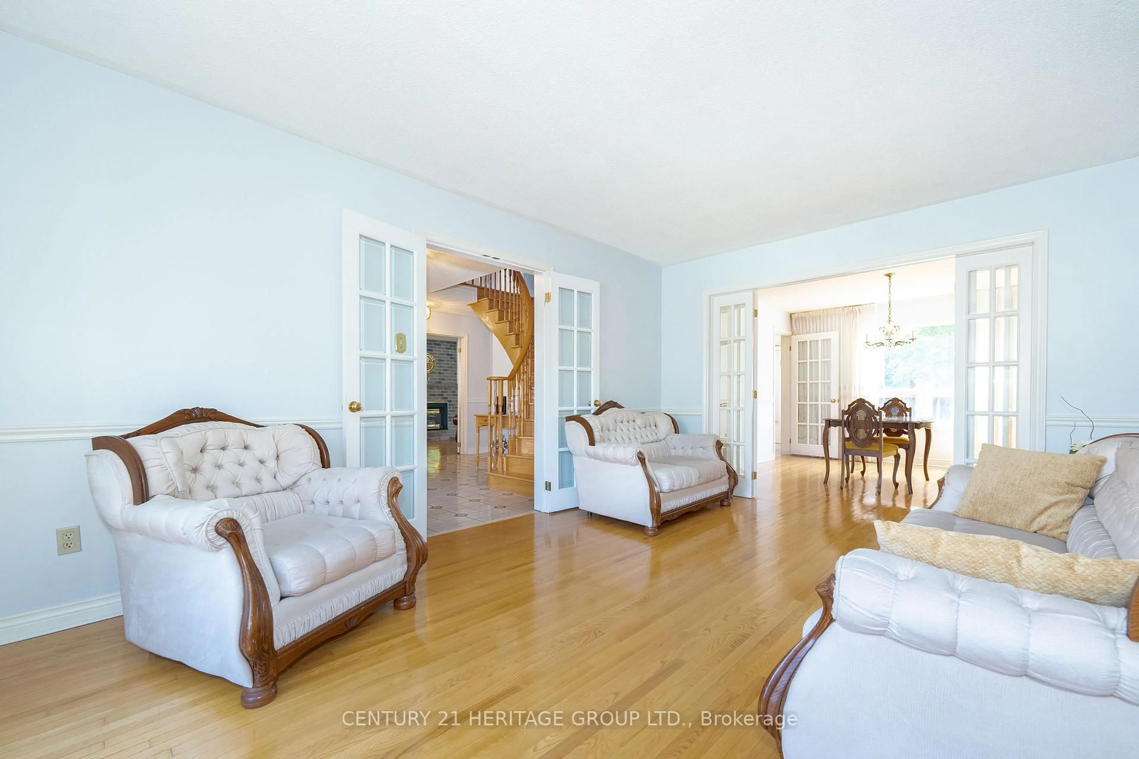 Indoor foyer for 59 Blyth St, Richmond Hill Ontario L4E 2W7