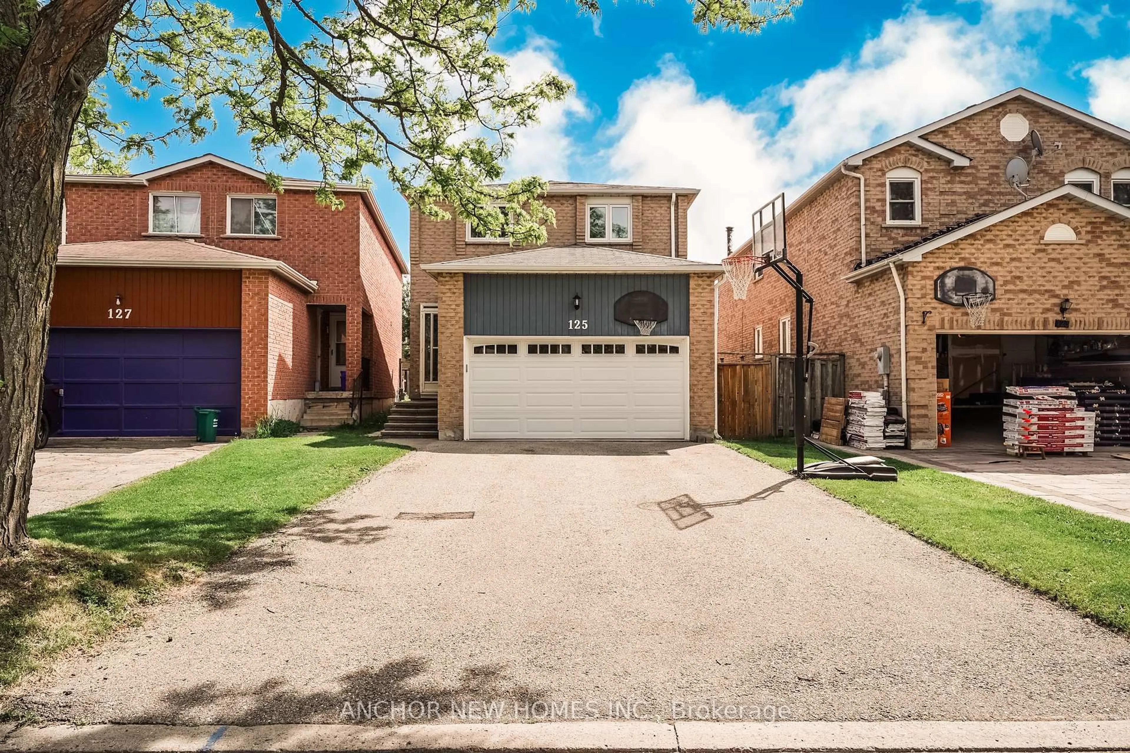 Home with brick exterior material, street for 125 Laguna Cres, Markham Ontario L3S 3G6