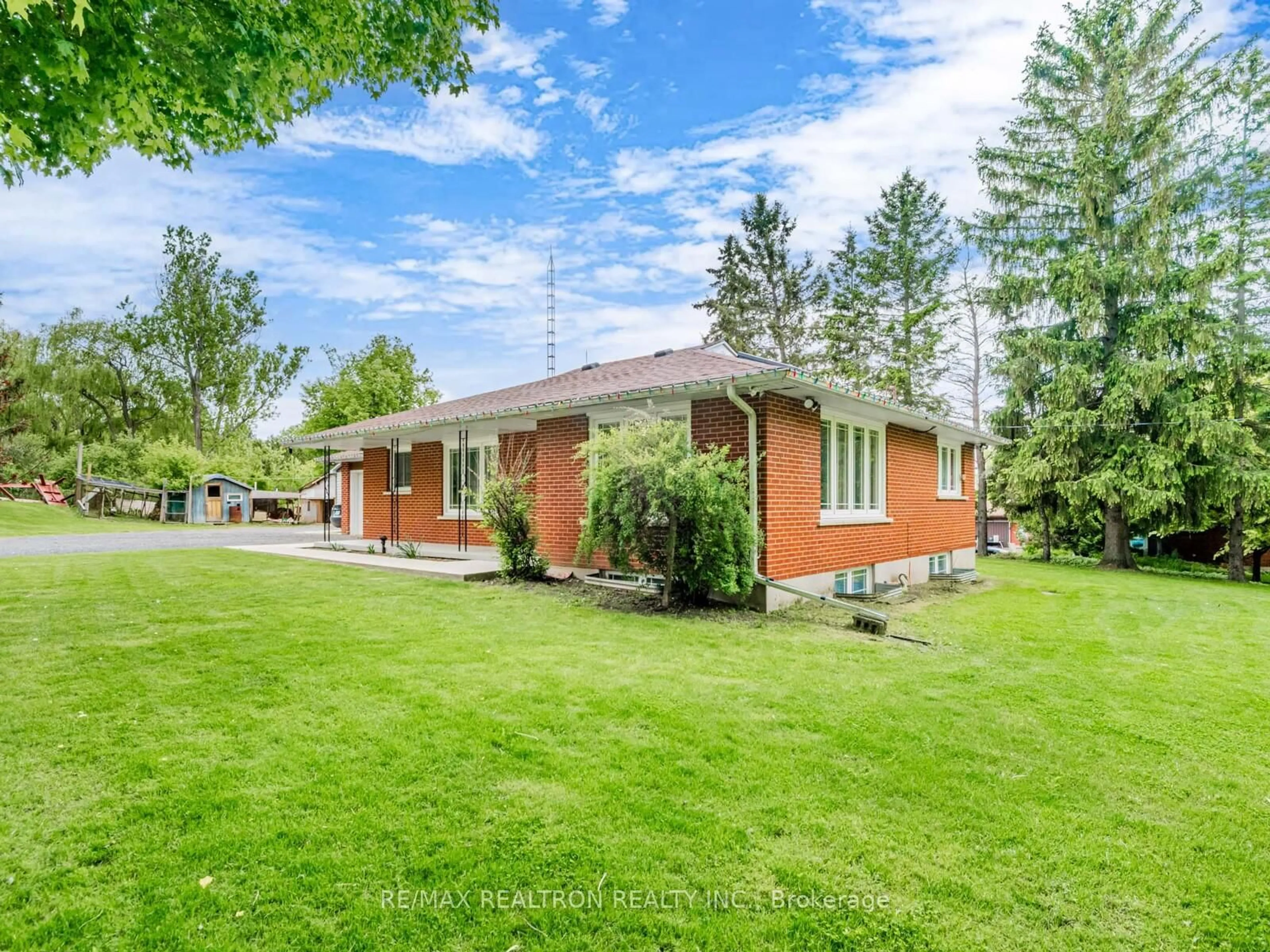 A pic from outside/outdoor area/front of a property/back of a property/a pic from drone, street for 6041 3rd Line, New Tecumseth Ontario L0G 1W0