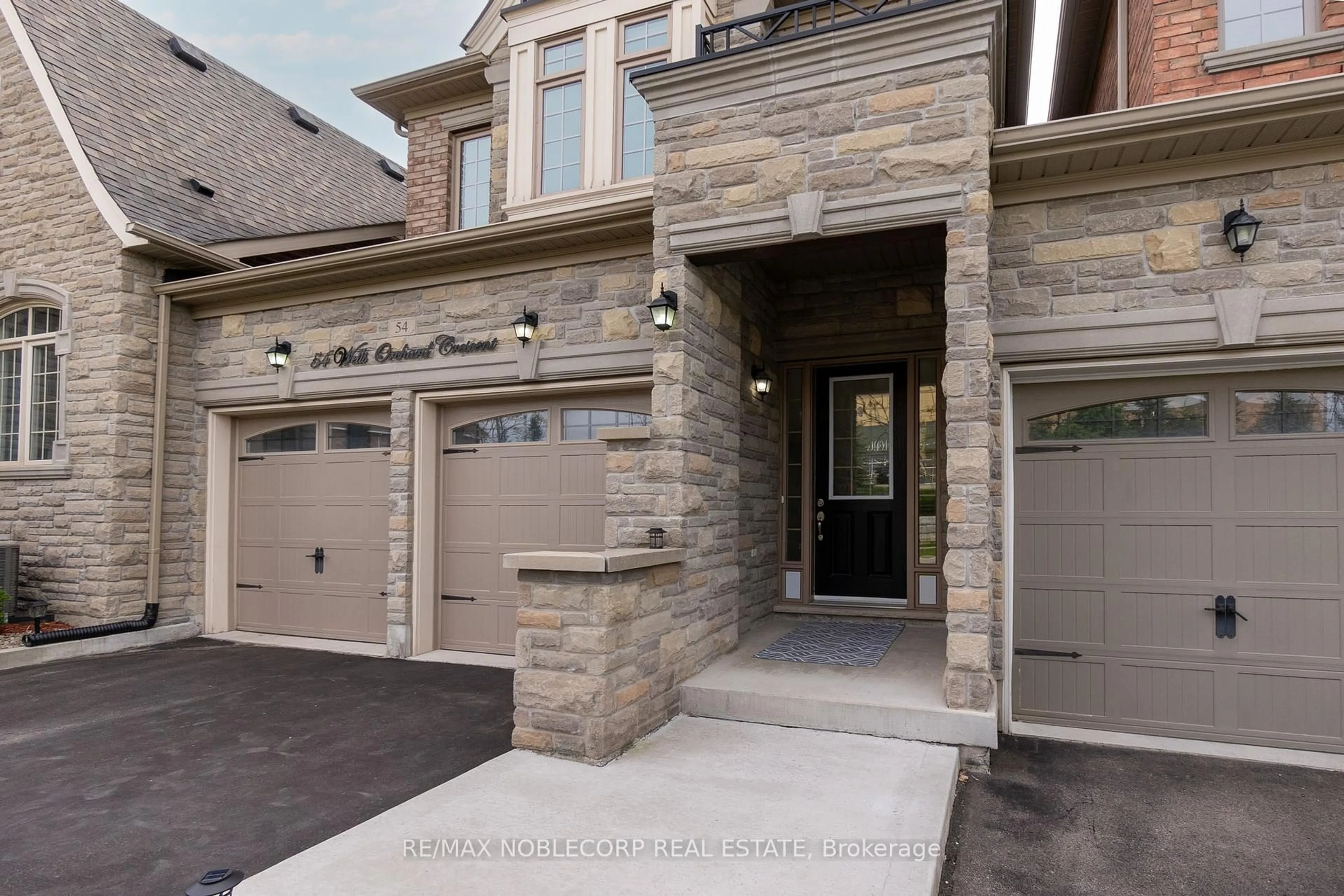 Home with brick exterior material, street for 54 Wells Orchard Cres, King Ontario L7B 0C6