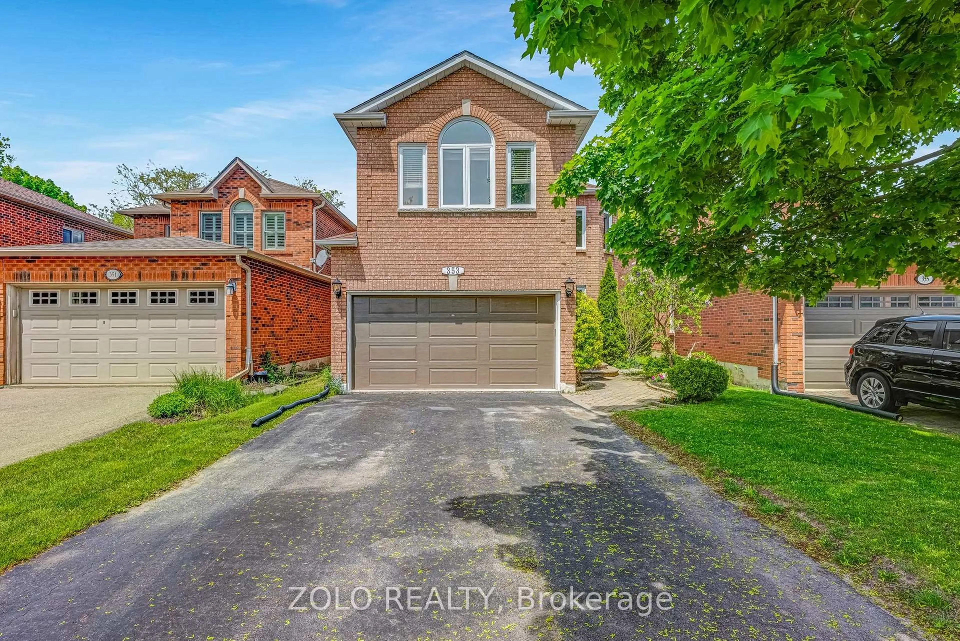 Home with brick exterior material, street for 353 Pickering Cres, Newmarket Ontario L3Y 8G7