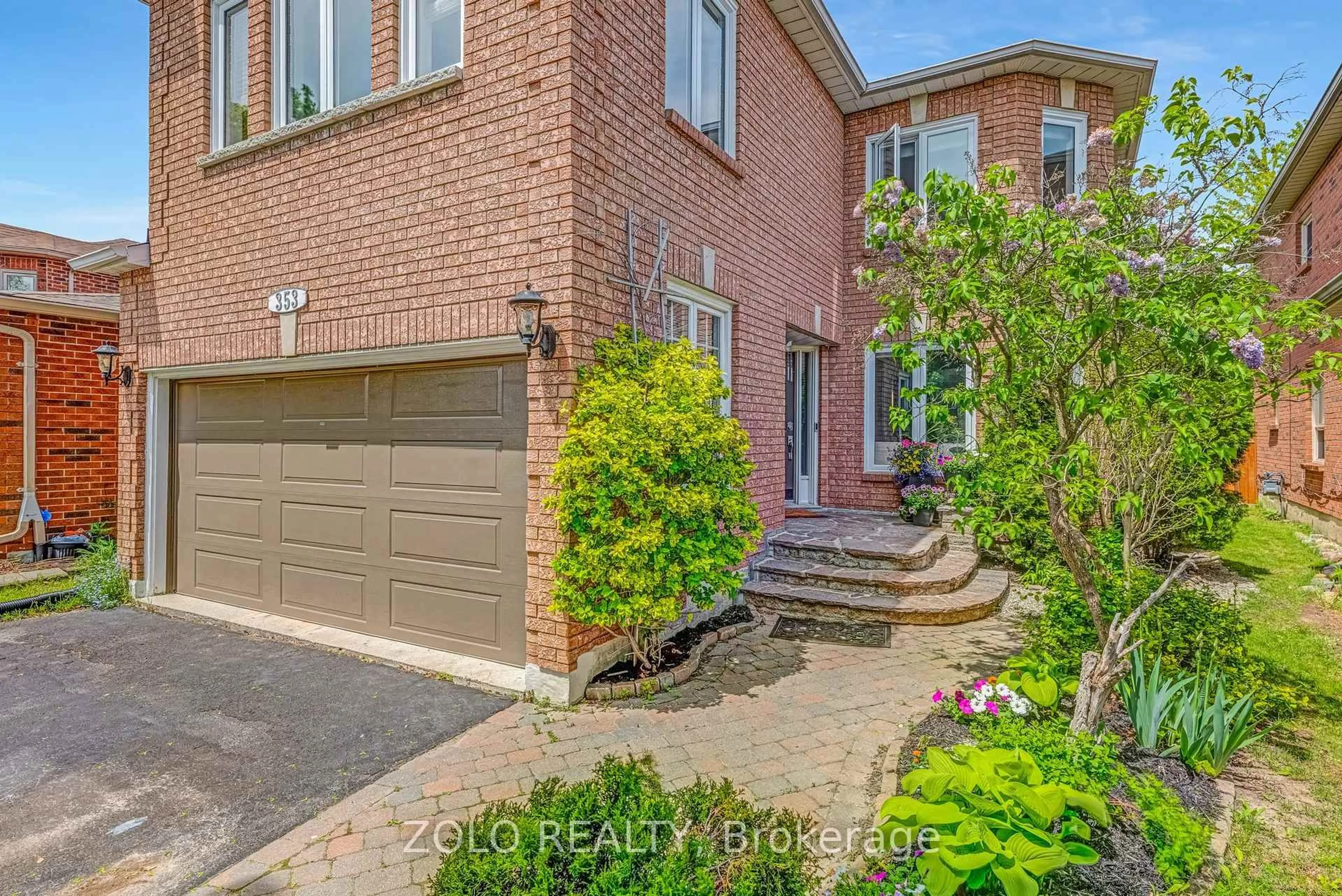 Home with brick exterior material, street for 353 Pickering Cres, Newmarket Ontario L3Y 8G7