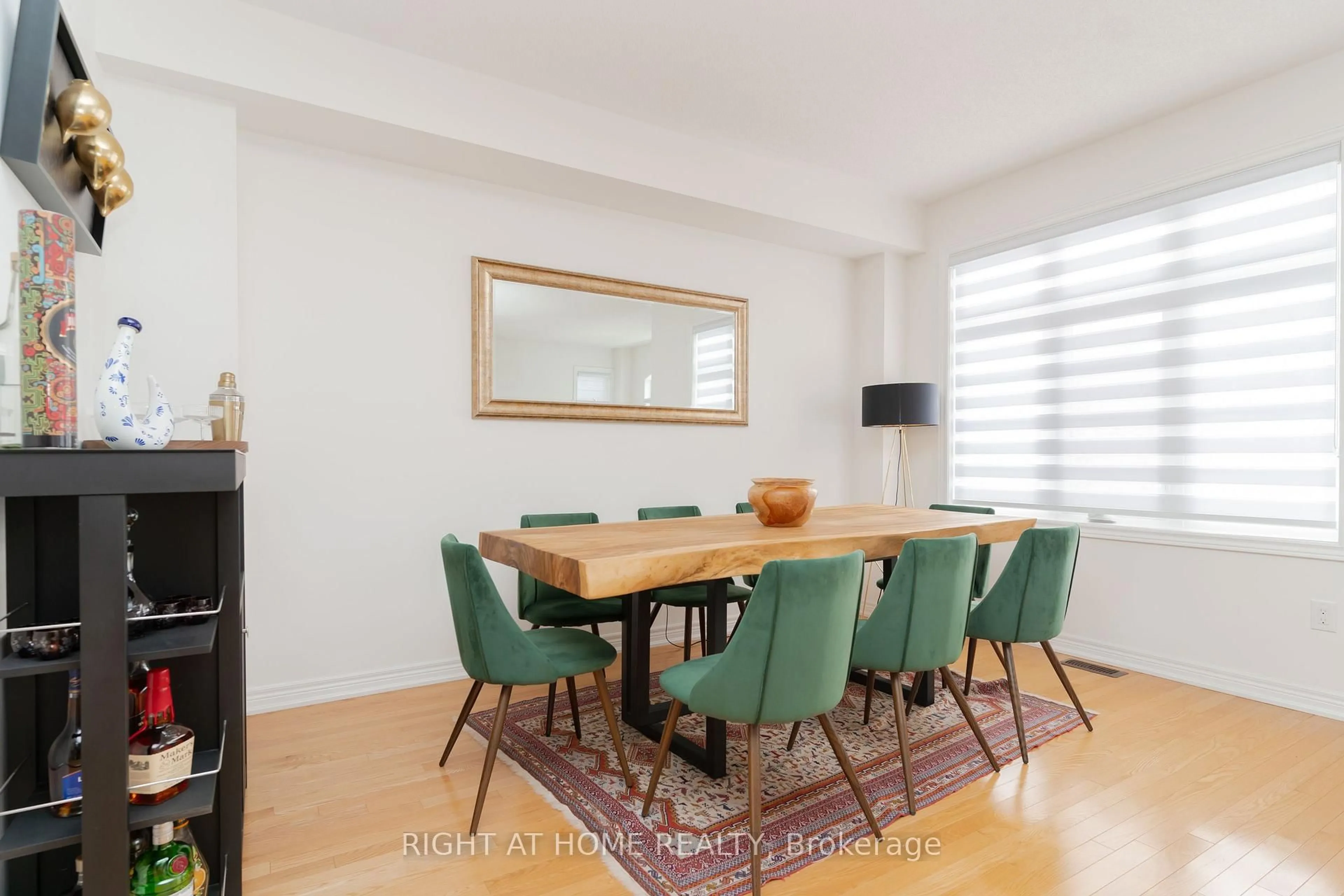 Dining room, wood/laminate floor for 12 Globemaster Lane, Richmond Hill Ontario L4E 1H3