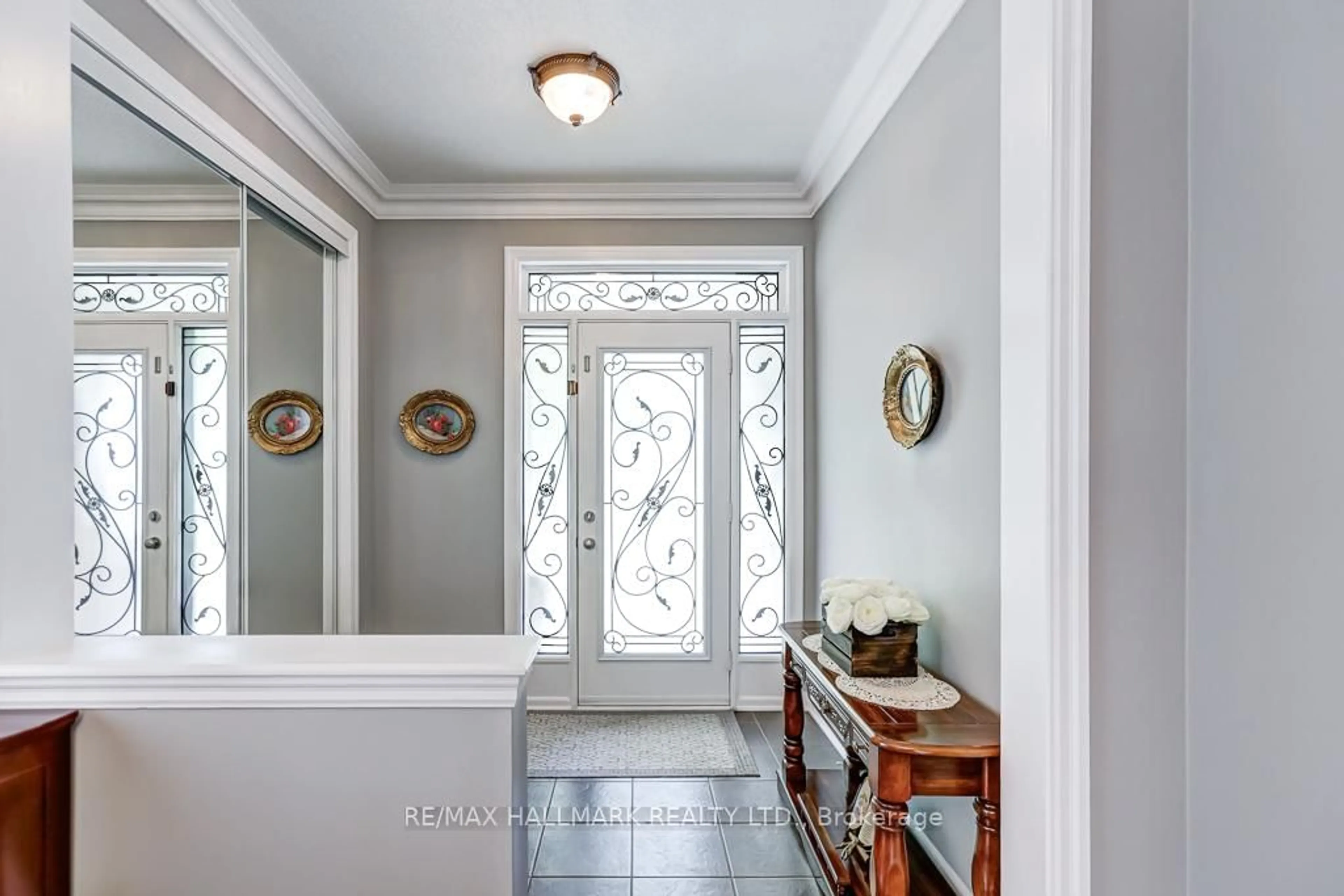 Indoor entryway for 23 Myron St, Whitchurch-Stouffville Ontario L4A 0M1