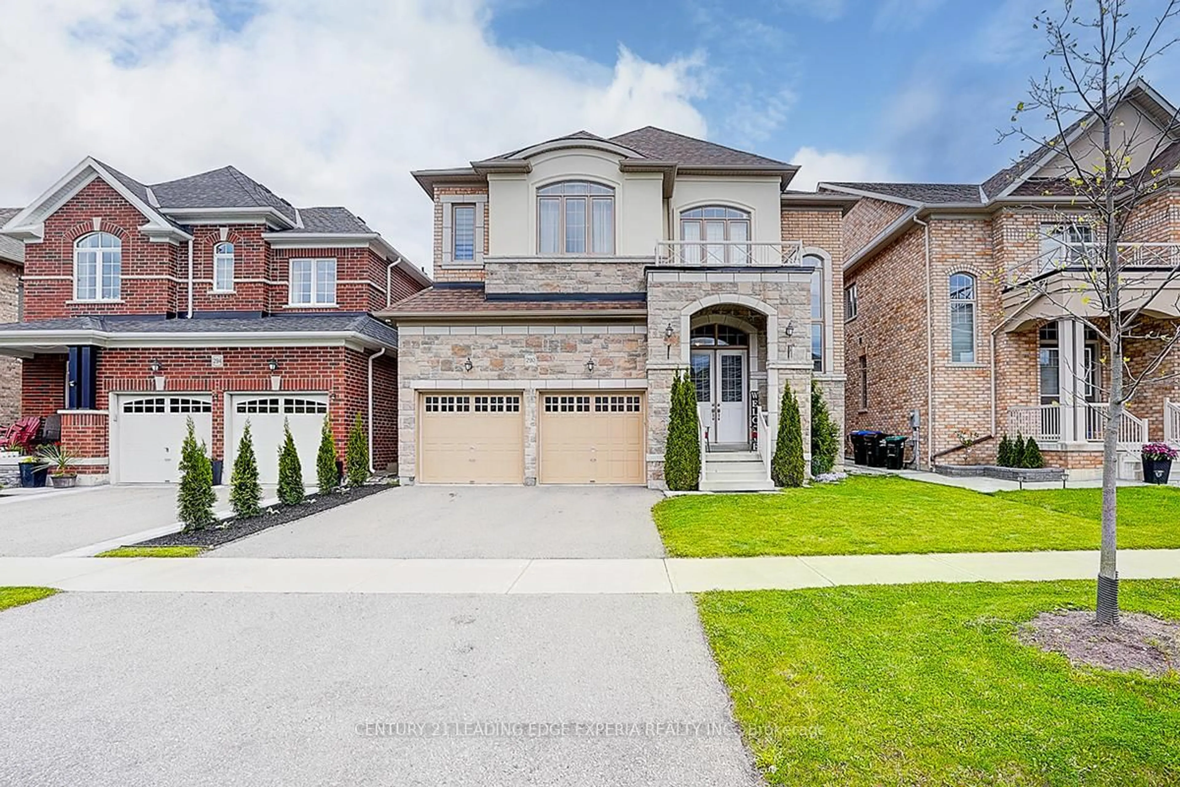 Home with brick exterior material, street for 290 Inverness Way, Bradford West Gwillimbury Ontario L3Z 2A6