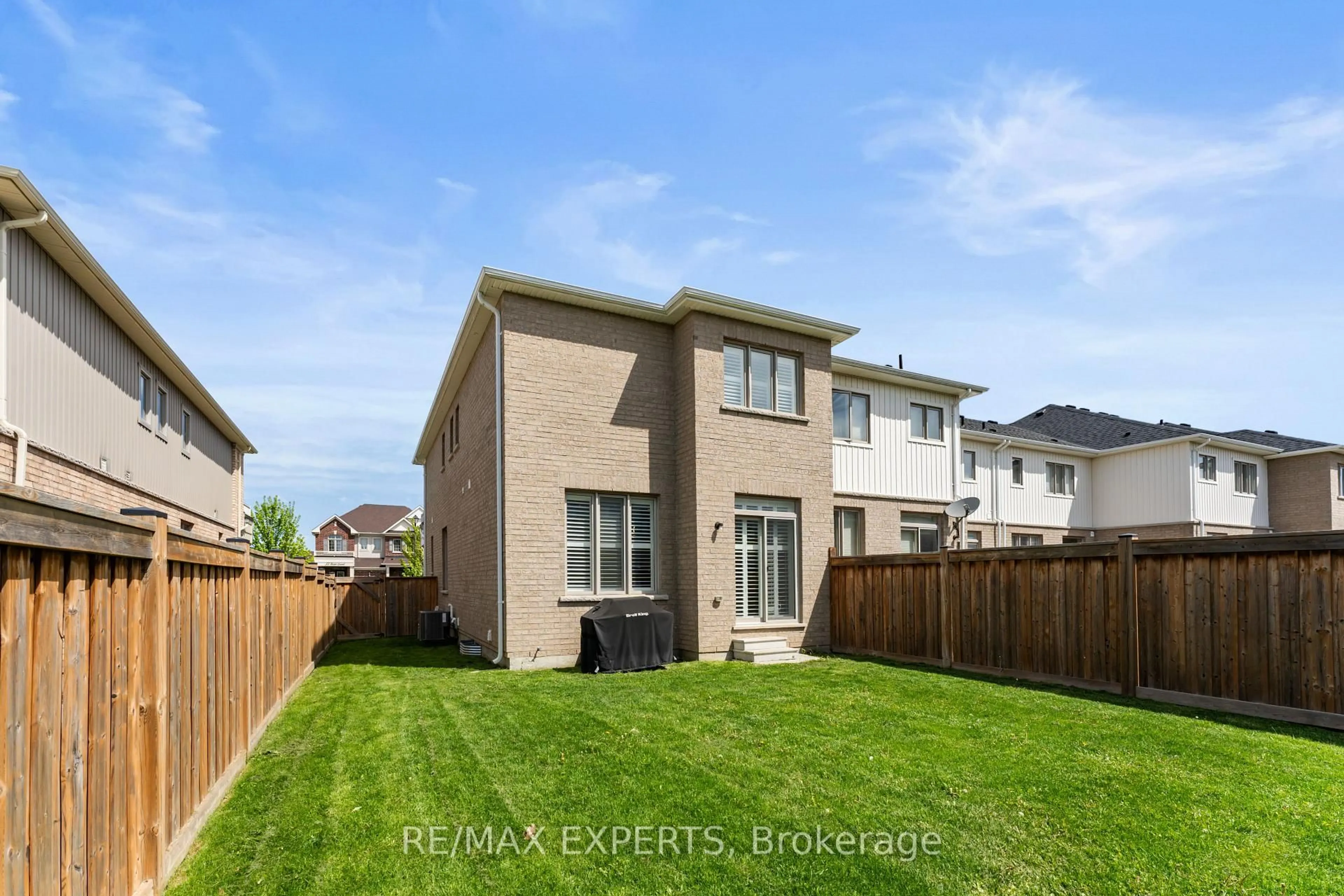 Unknown for 29 Sharpe Cres, New Tecumseth Ontario L0G 1W0
