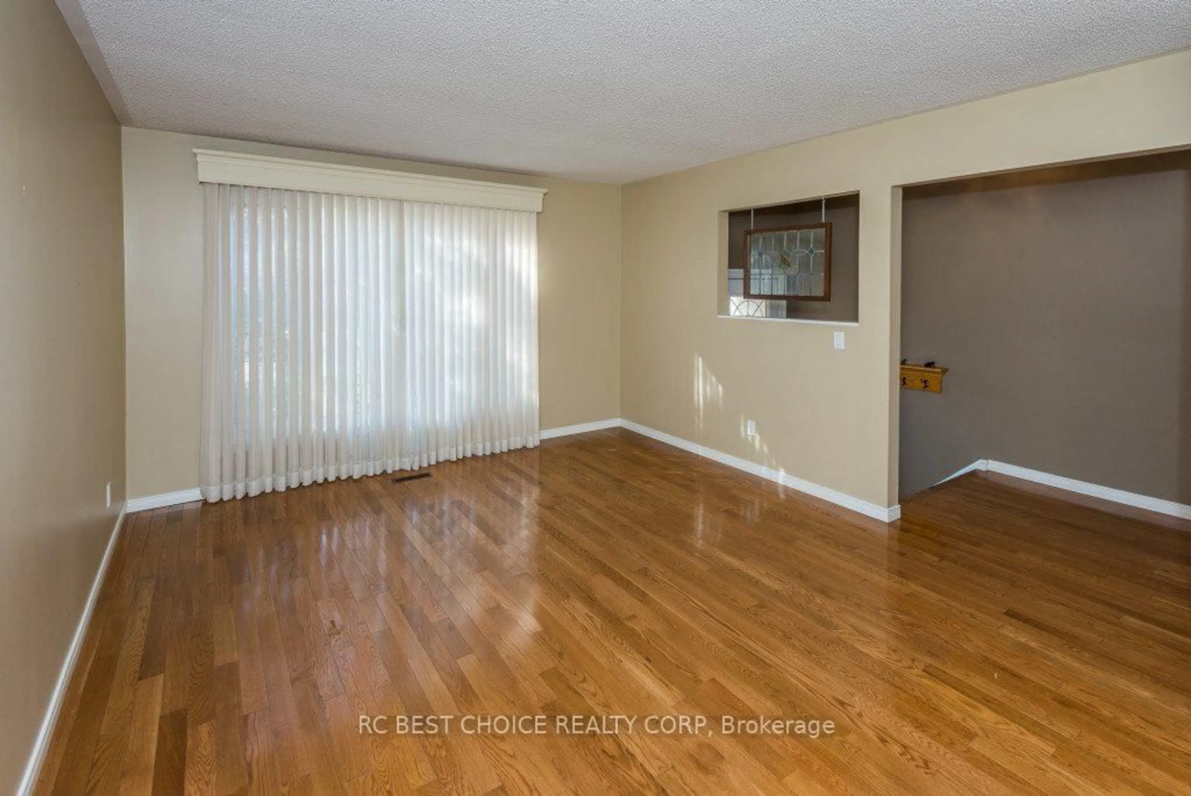 A pic of a room for 11 Emily Carr St, Markham Ontario L3R 2K3