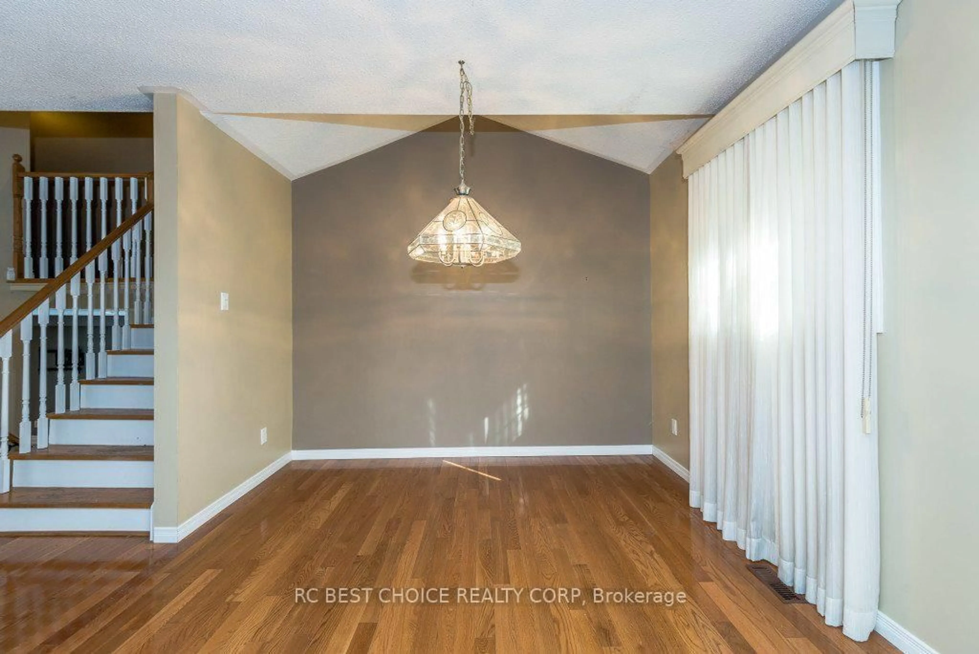 Dining room, wood/laminate floor for 11 Emily Carr St, Markham Ontario L3R 2K3