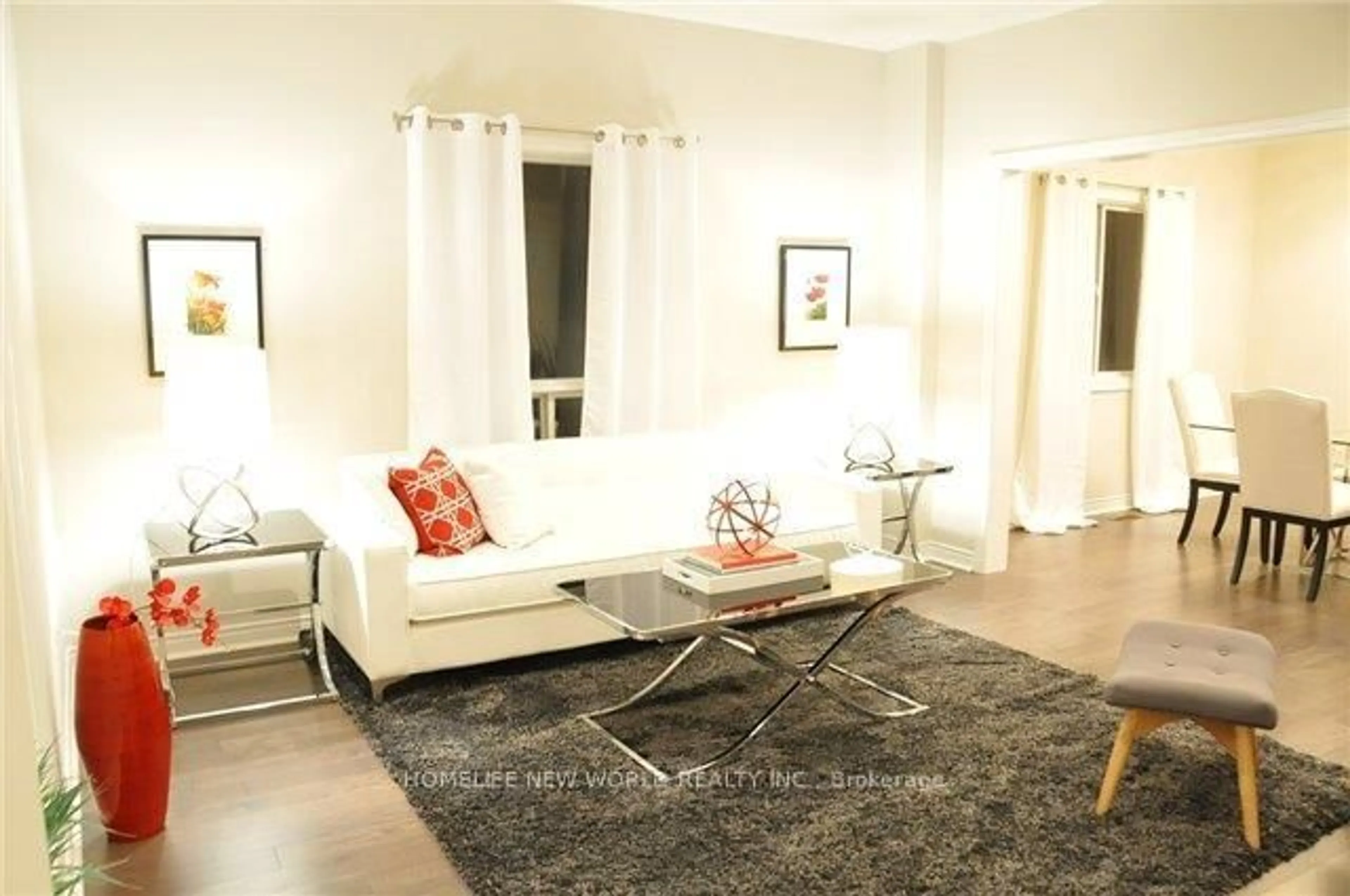Living room with furniture, unknown for 99 Clarendon Dr, Richmond Hill Ontario L4B 3W5