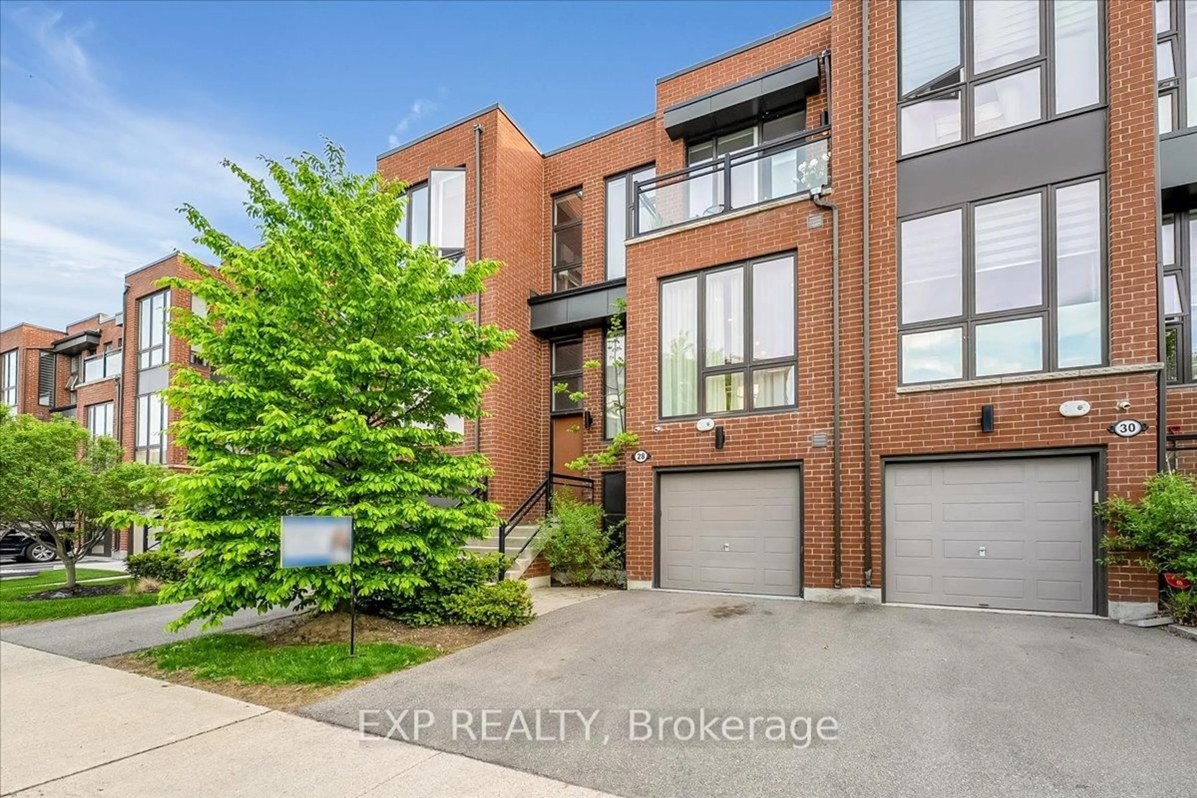 Home with brick exterior material, street for 28 Crestridge Dr, Vaughan Ontario L4J 0K1