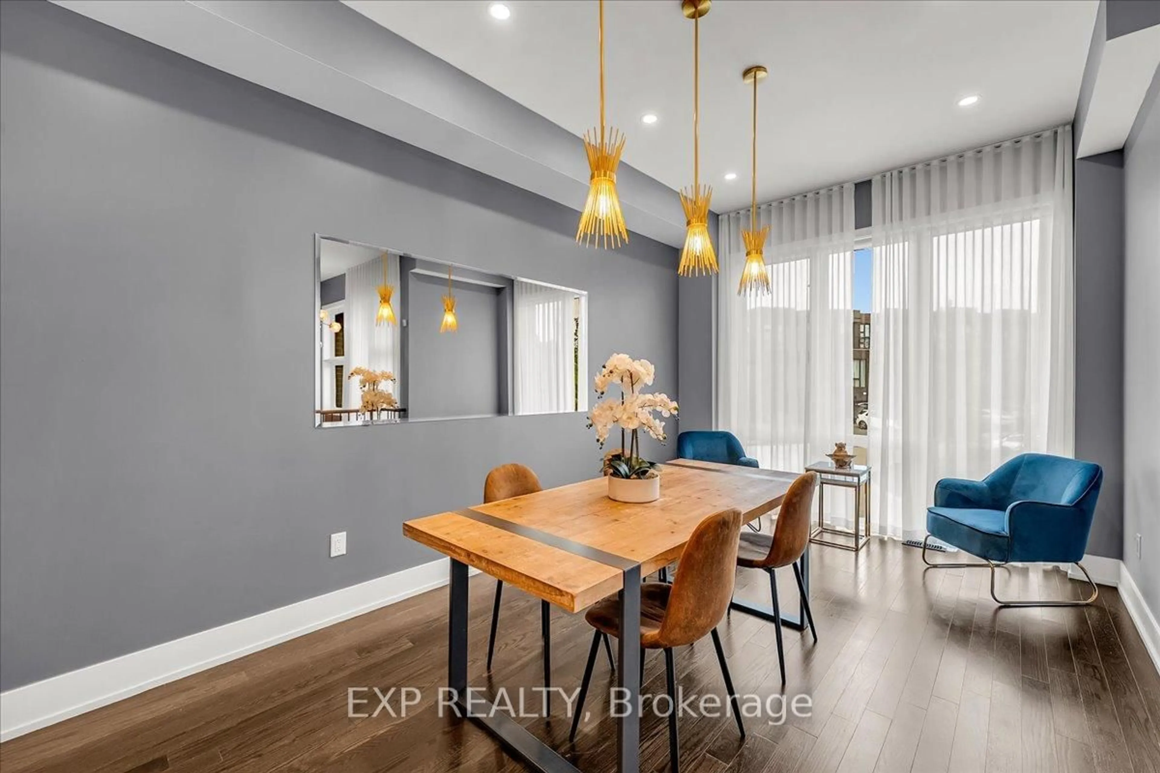 Dining room, unknown for 28 Crestridge Dr, Vaughan Ontario L4J 0K1