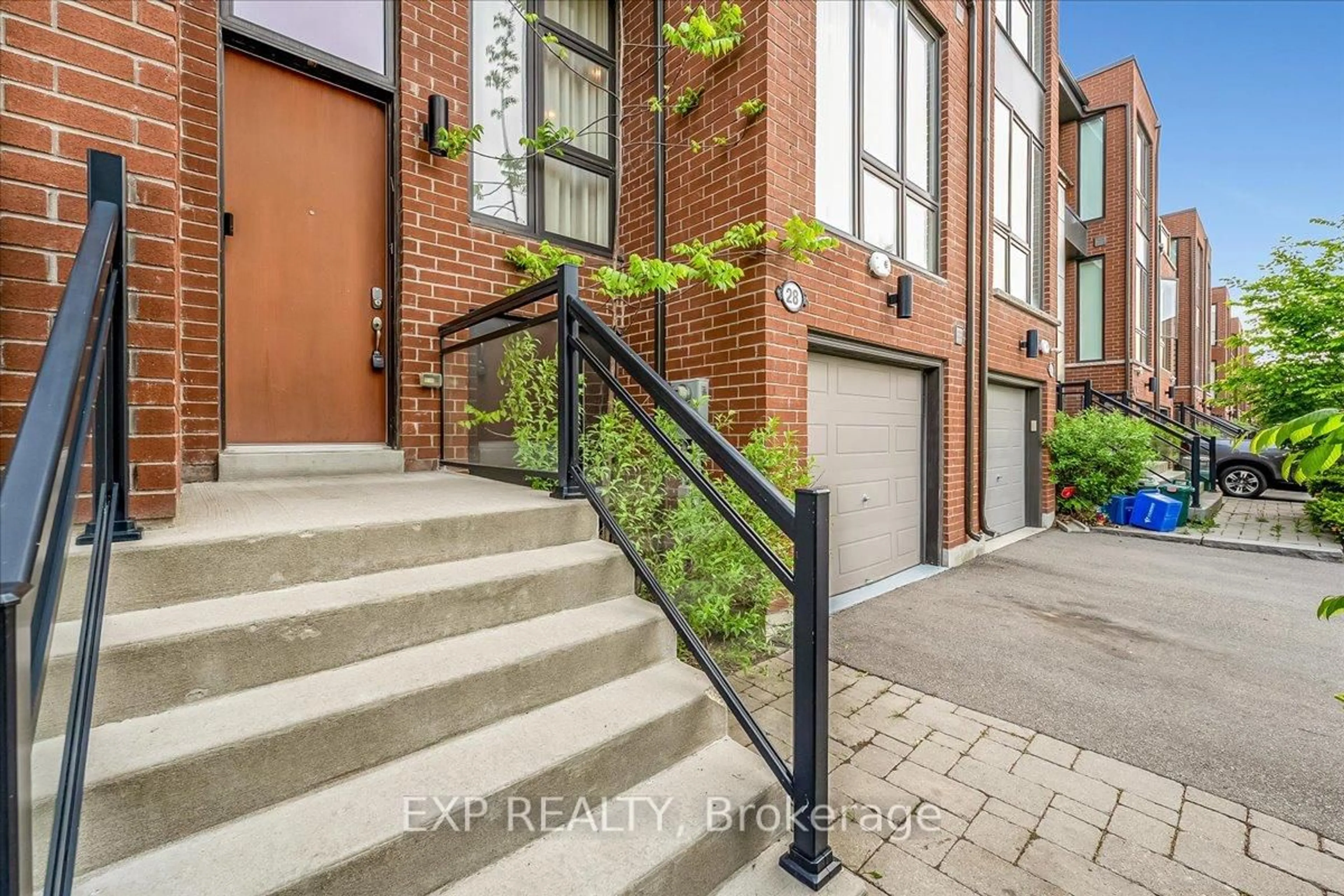 Unknown for 28 Crestridge Dr, Vaughan Ontario L4J 0K1