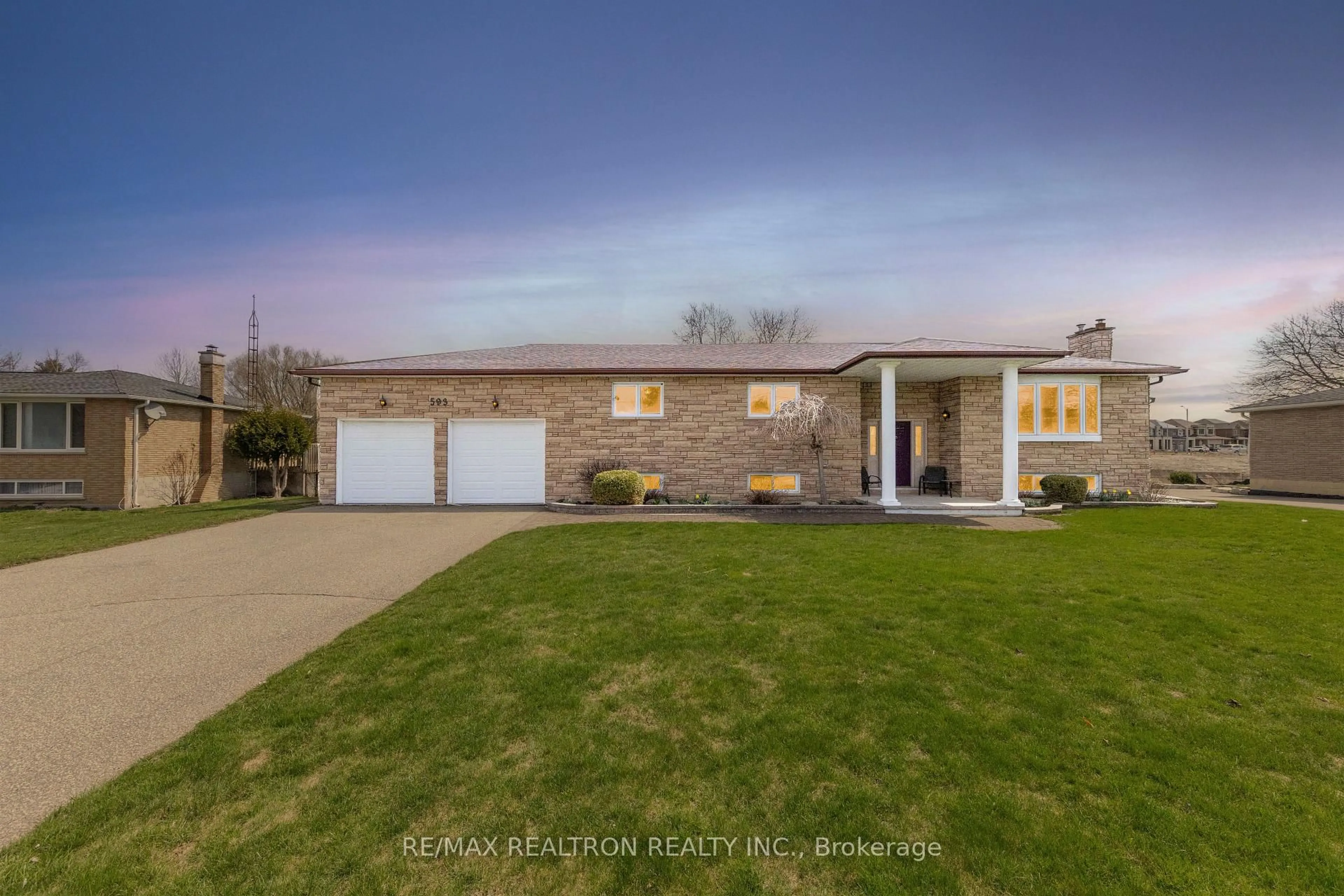Home with brick exterior material, street for 593 Simcoe Rd, Bradford West Gwillimbury Ontario L3Z 4B4