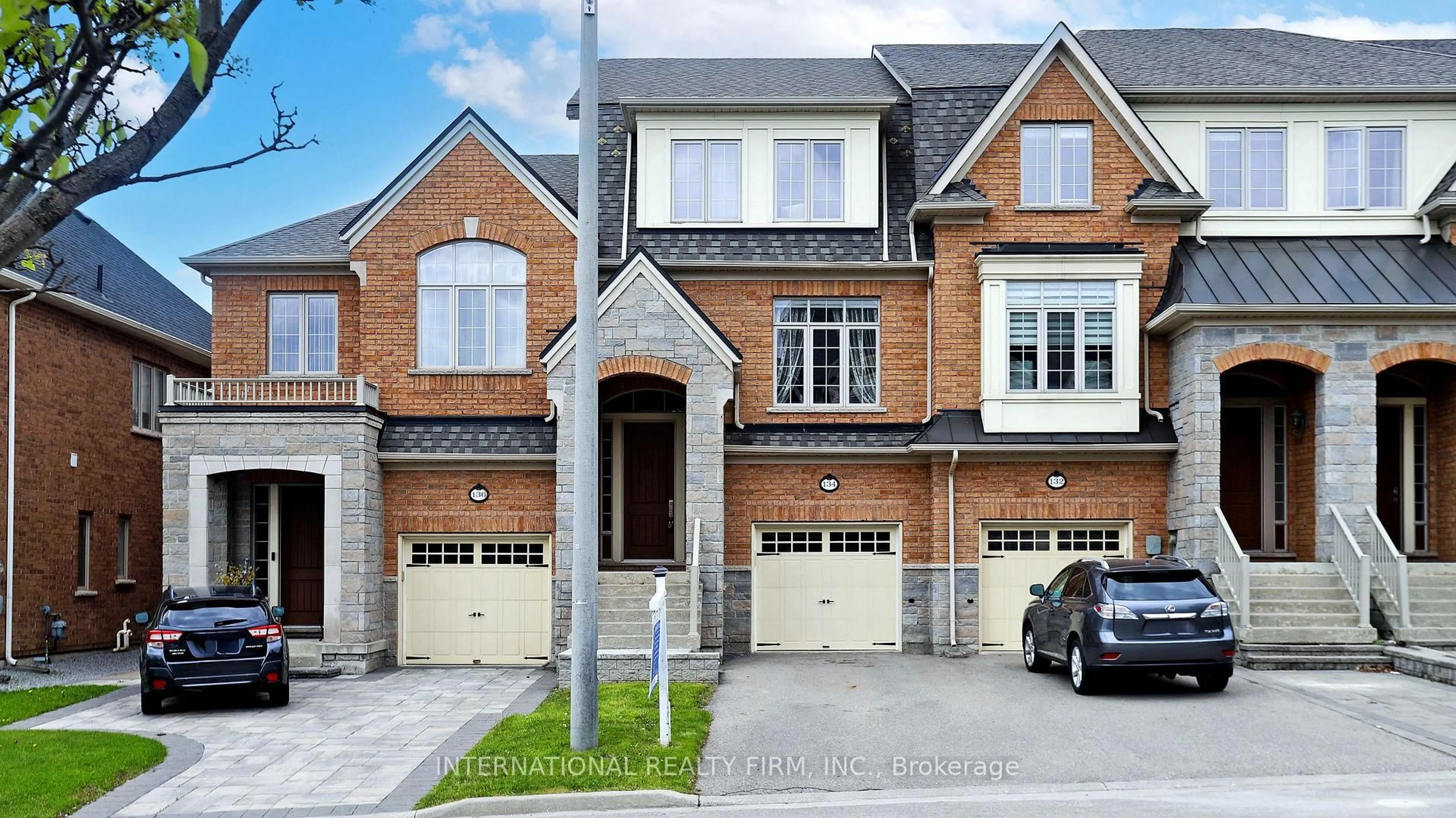 Home with brick exterior material, street for 134 Lacewood Dr, Richmond Hill Ontario L4S 0E5