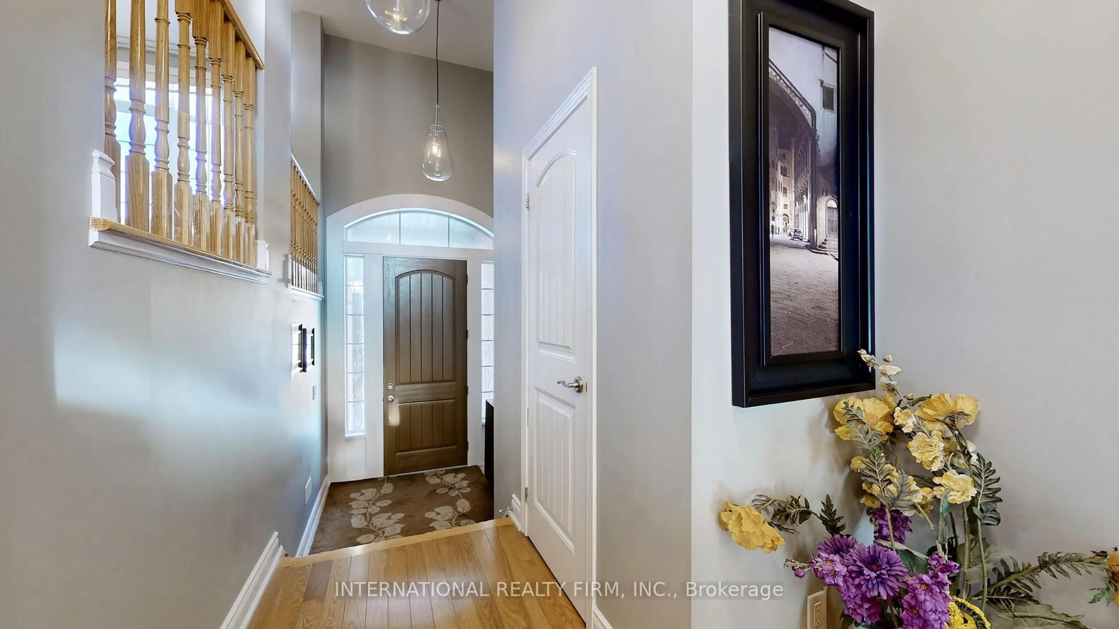 Indoor entryway for 134 Lacewood Dr, Richmond Hill Ontario L4S 0E5