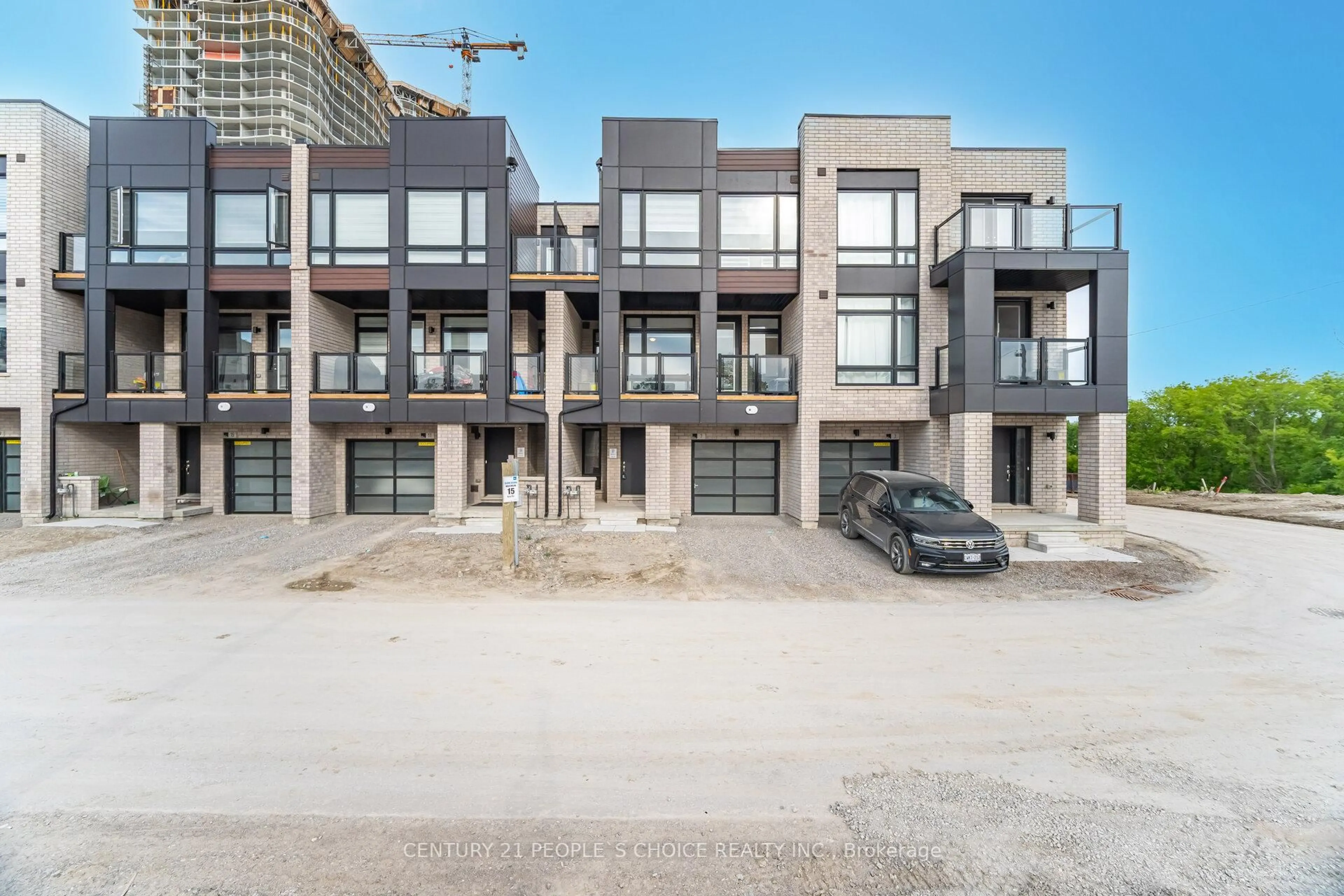 A pic from outside/outdoor area/front of a property/back of a property/a pic from drone, street for 7 Chiffon St, Vaughan Ontario L4L 1V8