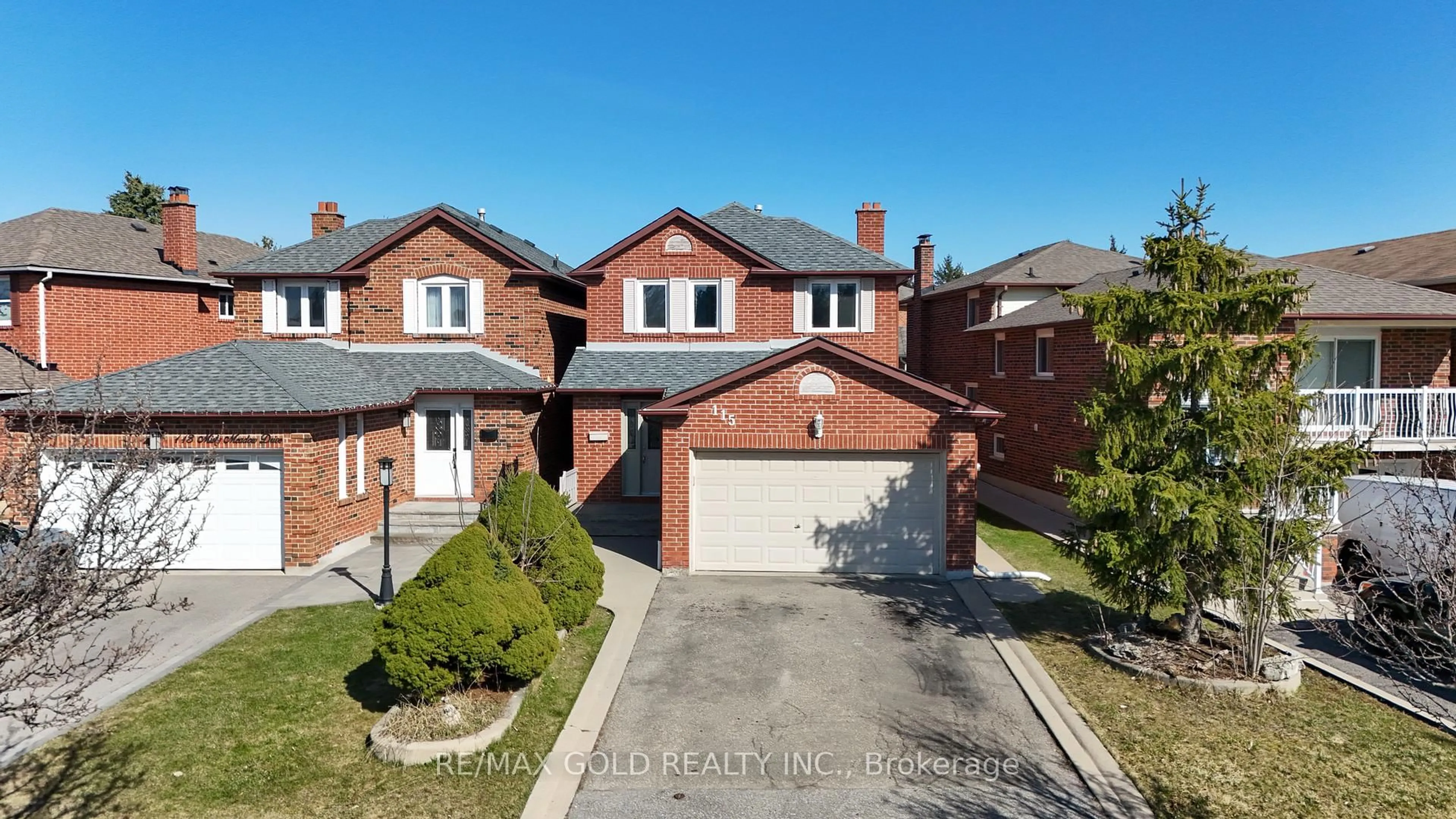 A pic from outside/outdoor area/front of a property/back of a property/a pic from drone, street for 115 Misty Meadow Dr, Vaughan Ontario L4L 3X1