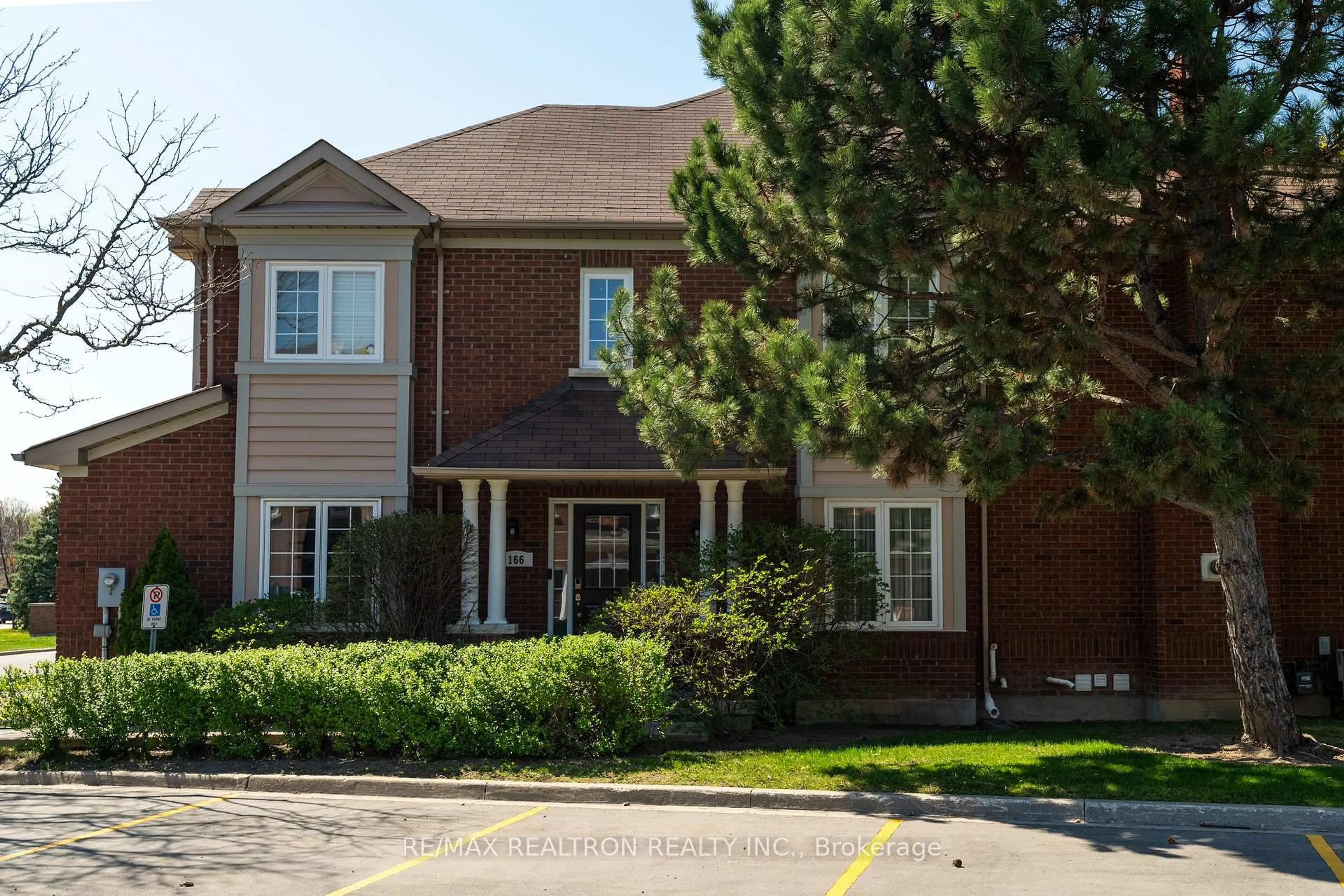 Home with brick exterior material, street for 190 HARDING BLVD Blvd #166, Richmond Hill Ontario L4C 0J9