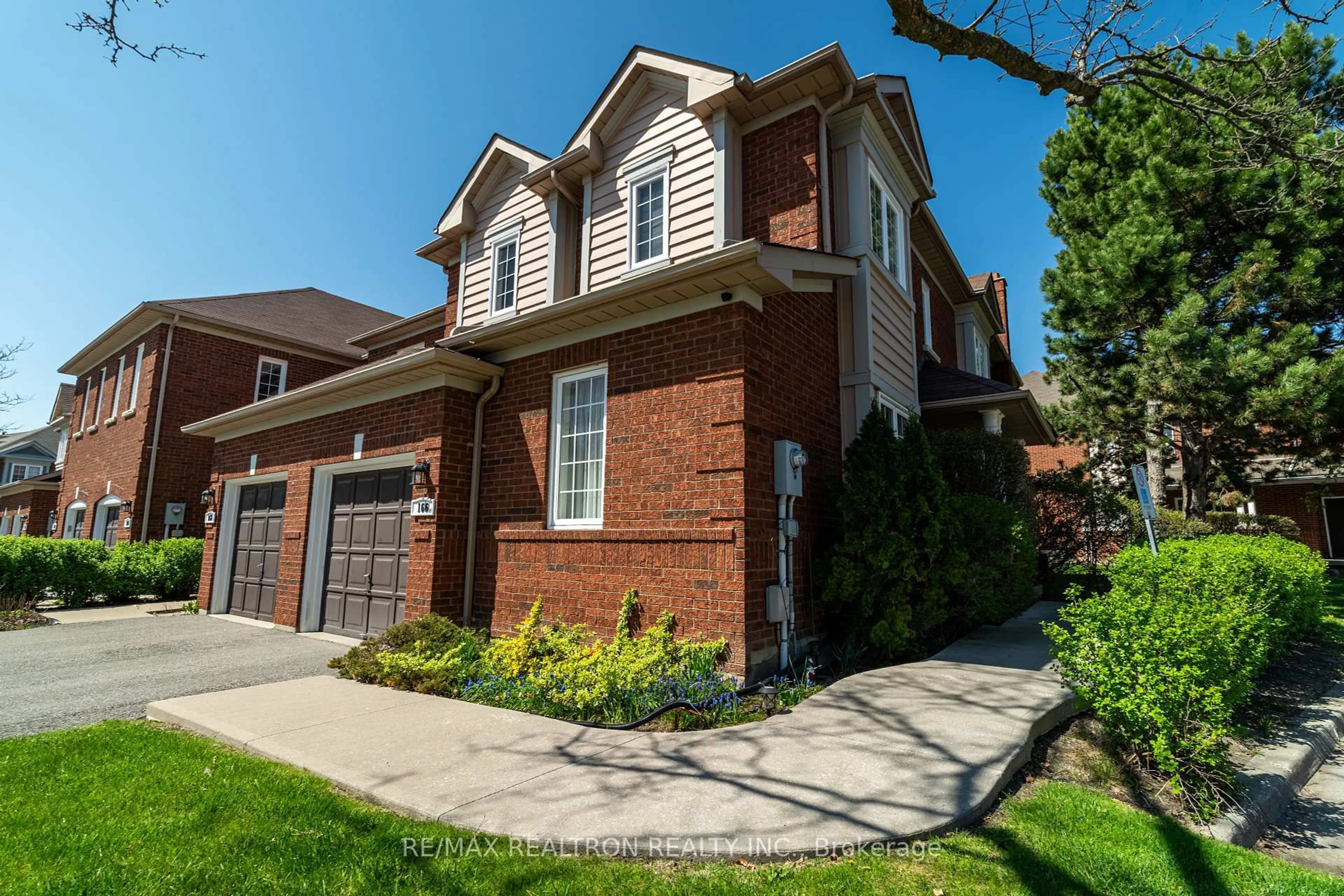 Home with brick exterior material, street for 190 HARDING BLVD Blvd #166, Richmond Hill Ontario L4C 0J9