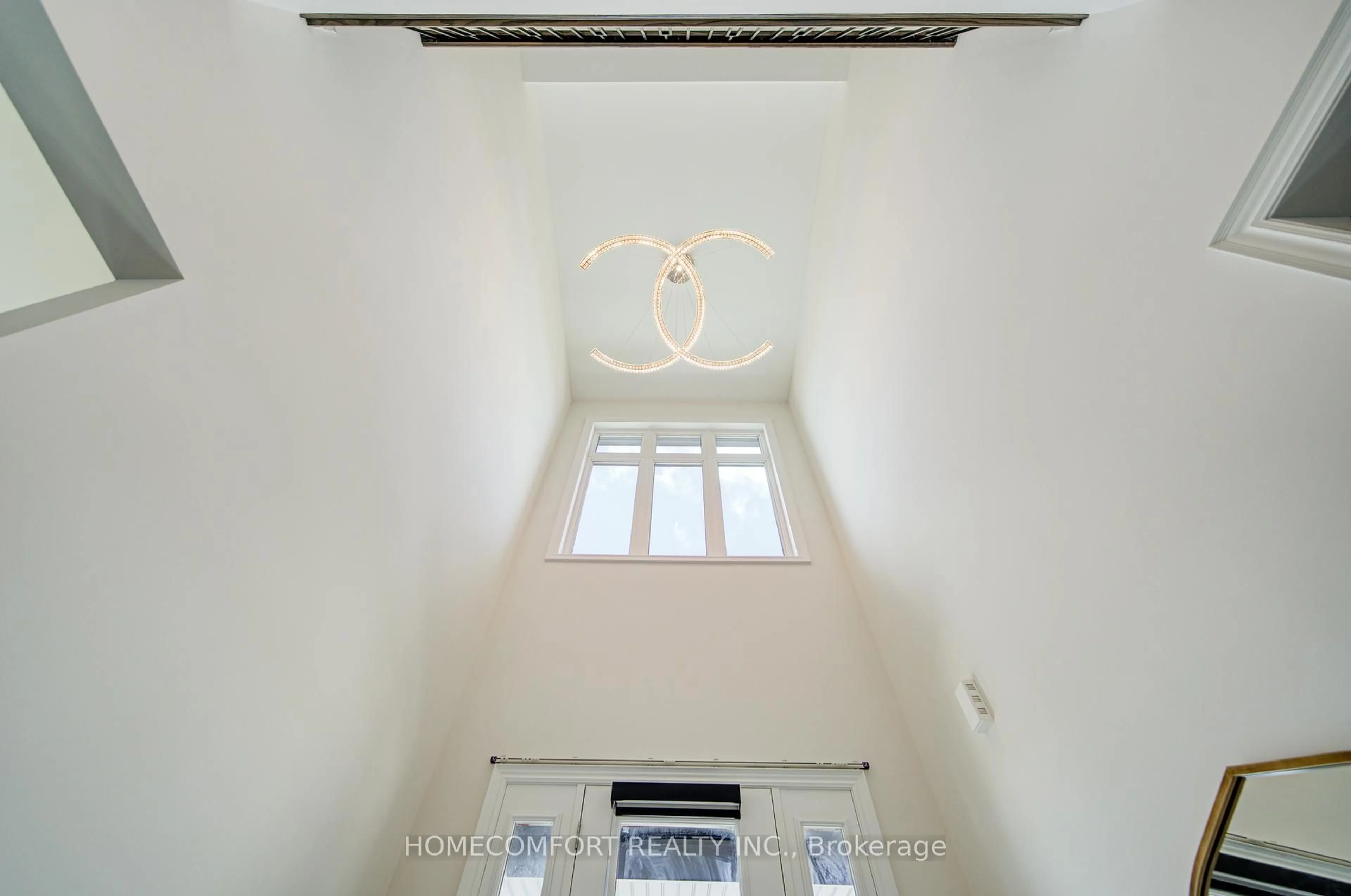 Indoor foyer for 578 Baker Hill Blvd, Whitchurch-Stouffville Ontario L4A 0T8