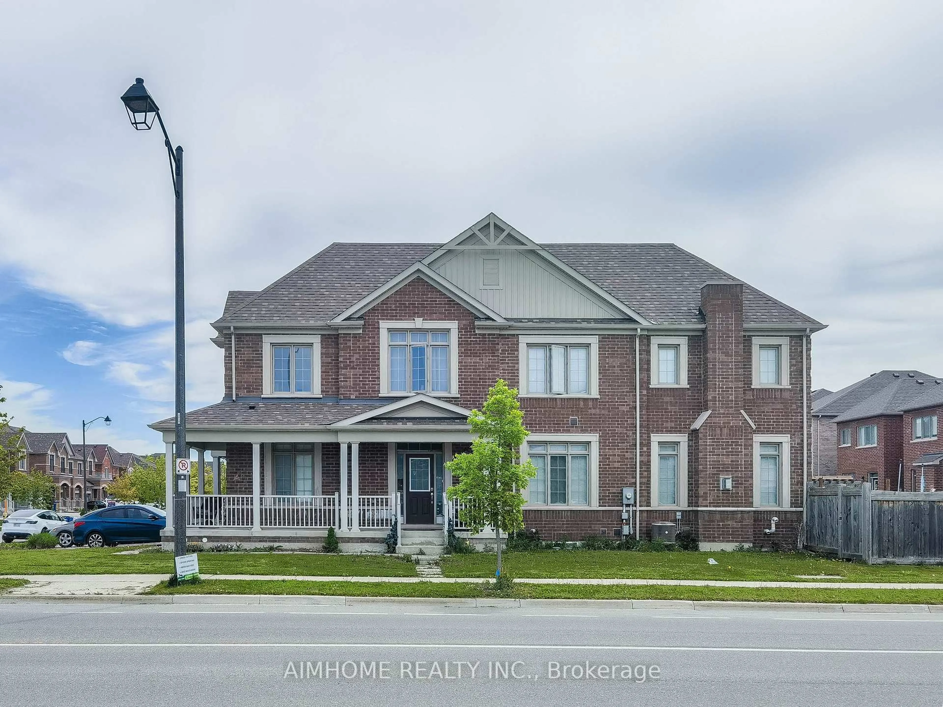 Home with brick exterior material, street for 1 Briarfield Ave, East Gwillimbury Ontario L9N 0P5
