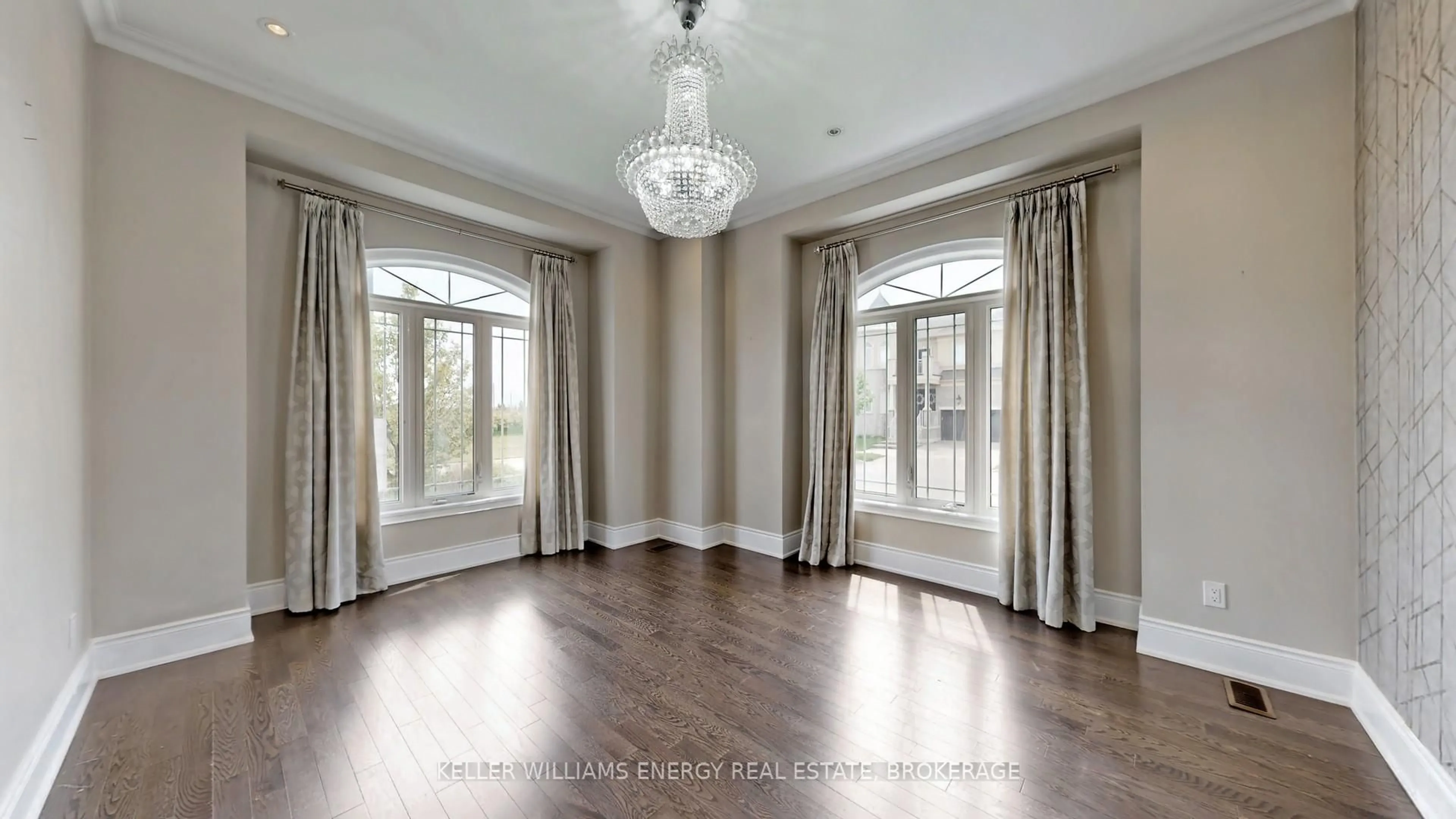 Unknown for 125 Chesney Cres, Vaughan Ontario L4H 4A6