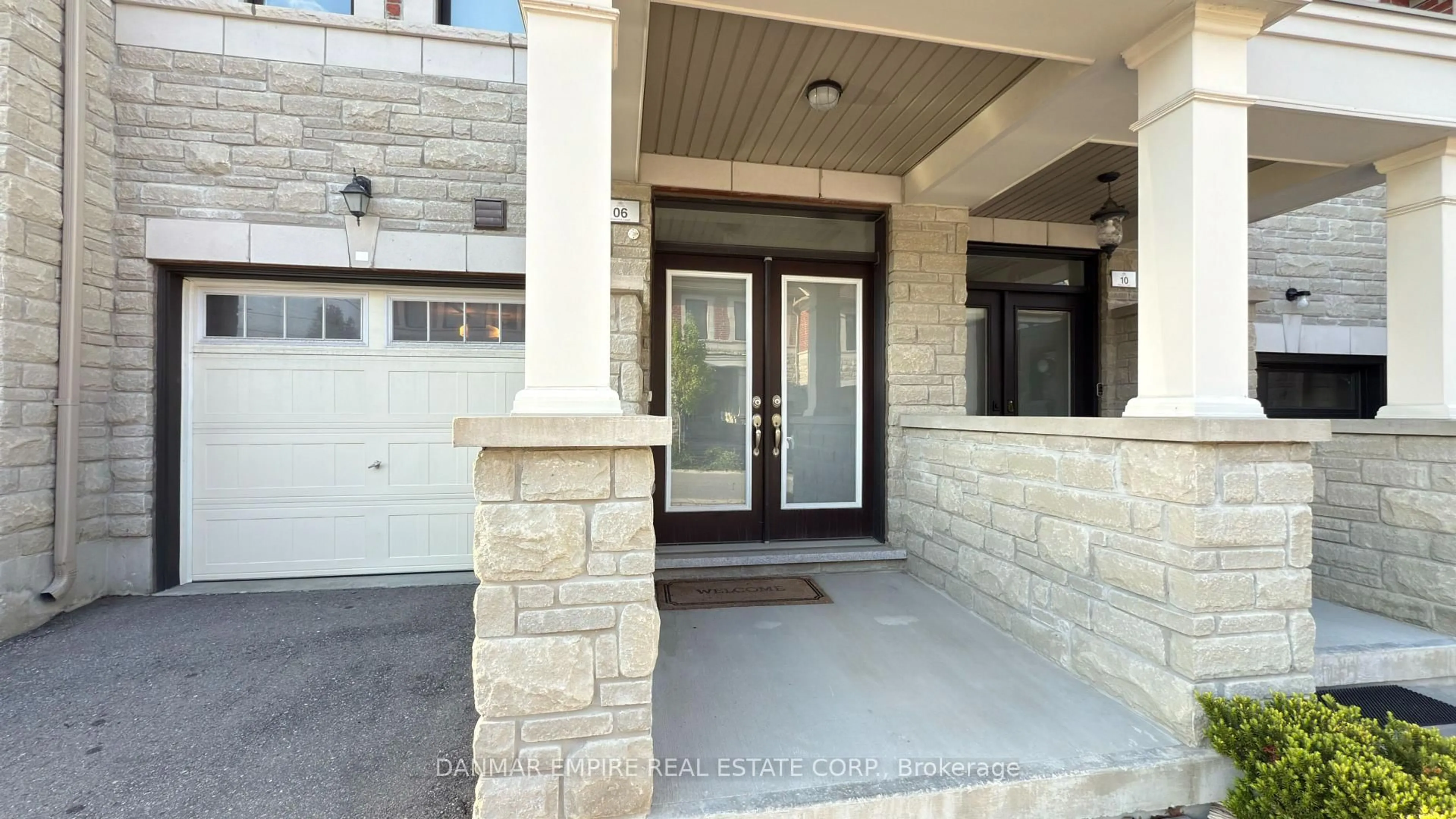 Indoor entryway for 6 Hiawatha Crt, Vaughan Ontario L4L 0J2