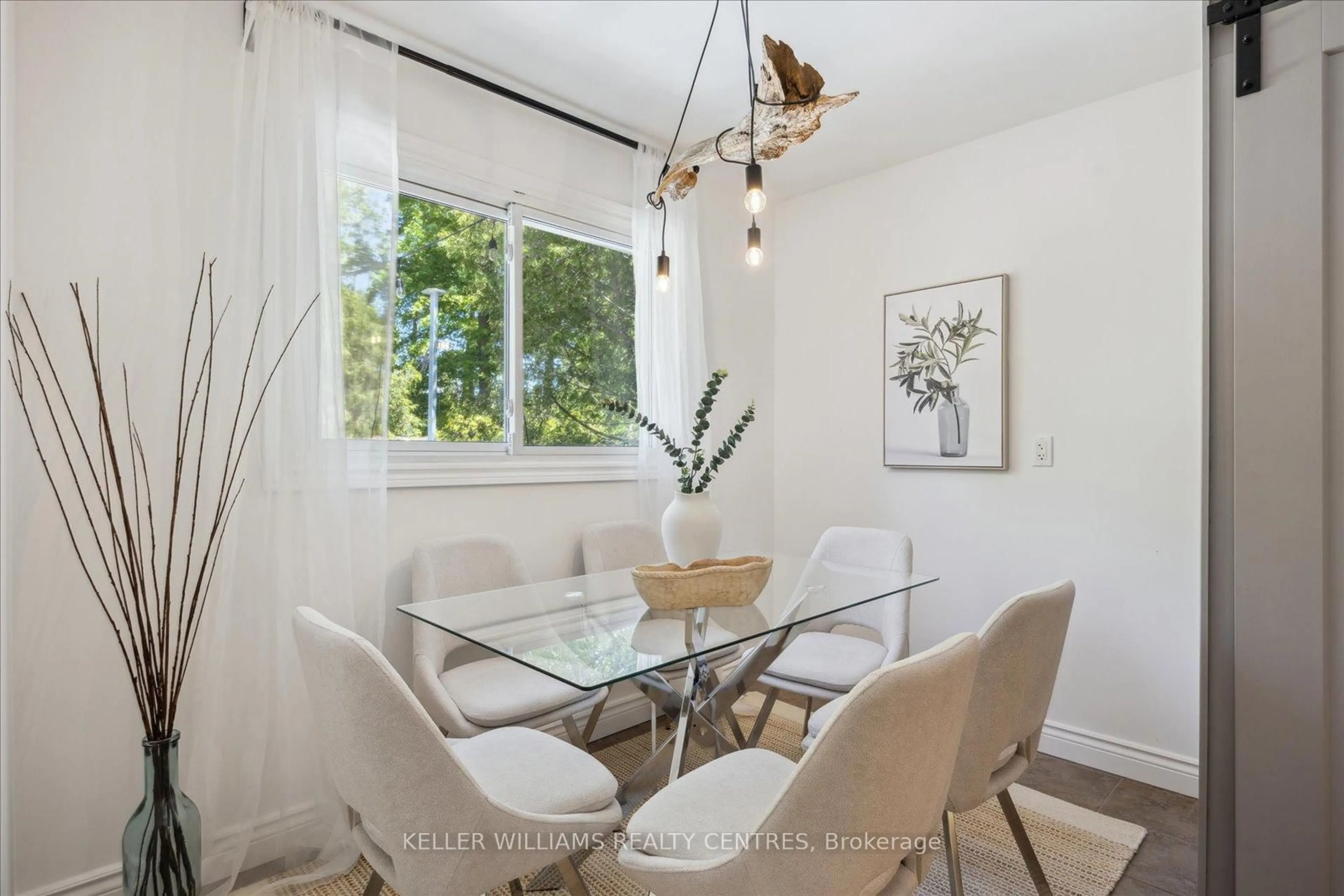 Dining room, unknown for 26 Evans Ave, Georgina Ontario L0E 1R0