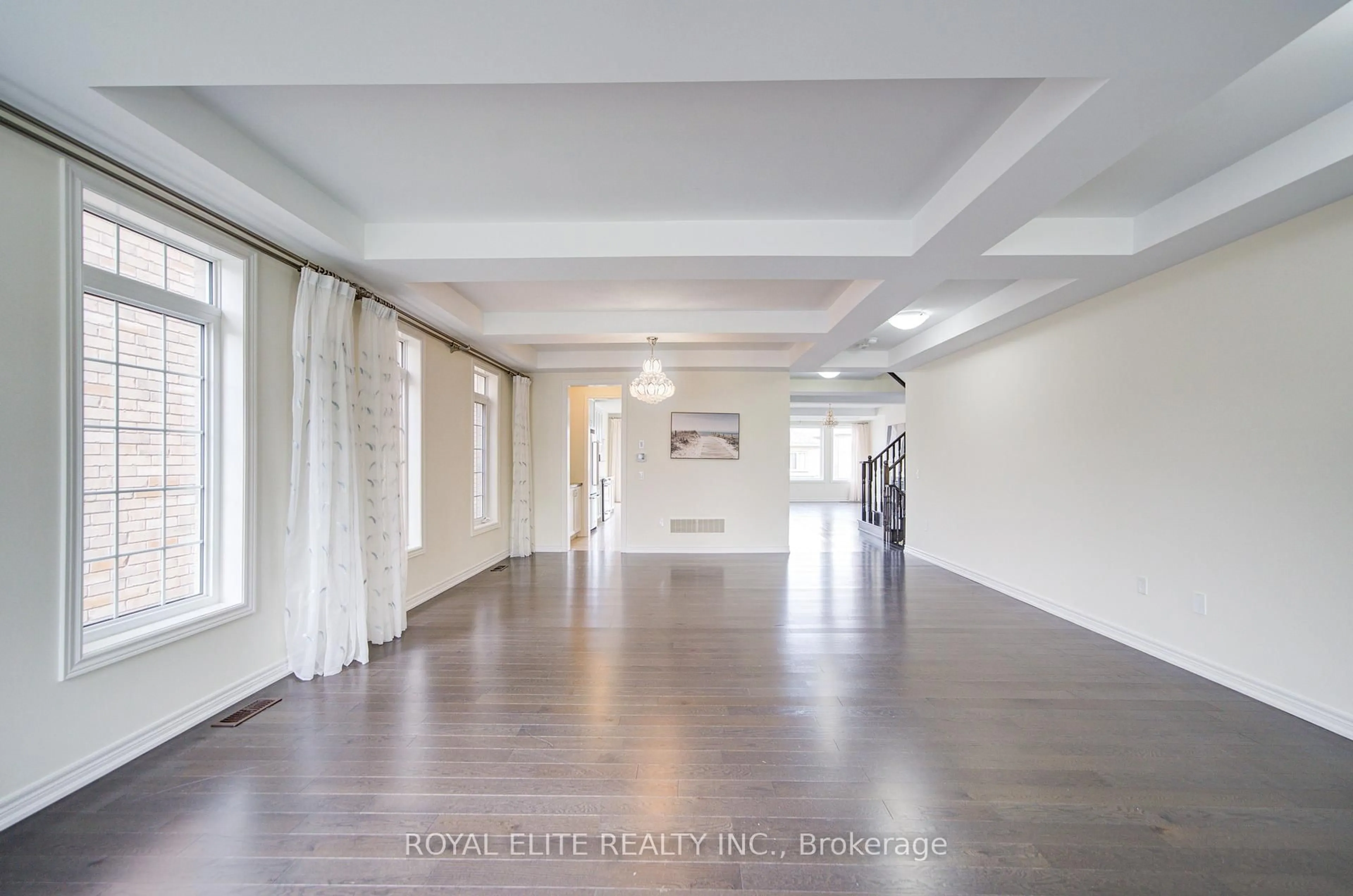 Indoor foyer for 7 Goldeneye Dr, East Gwillimbury Ontario L9N 0S6