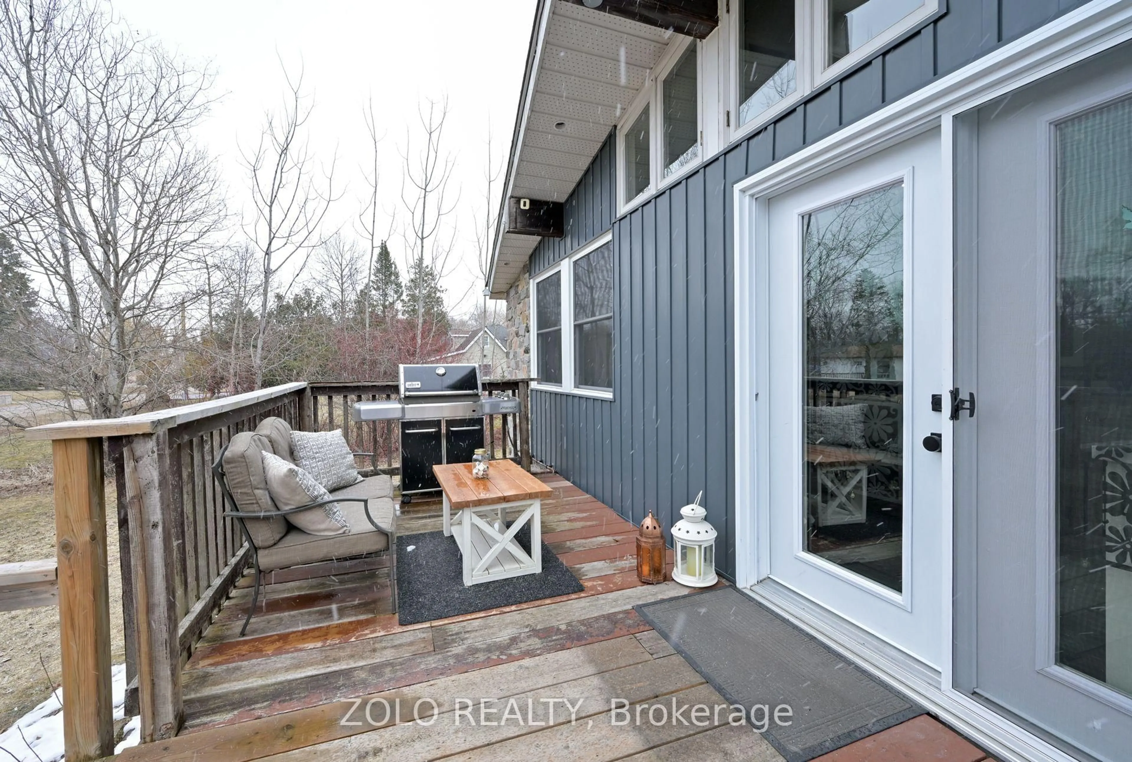 Patio, water/lake/river/ocean view for 1055 Balsam Rd, Innisfil Ontario L0L 1C0