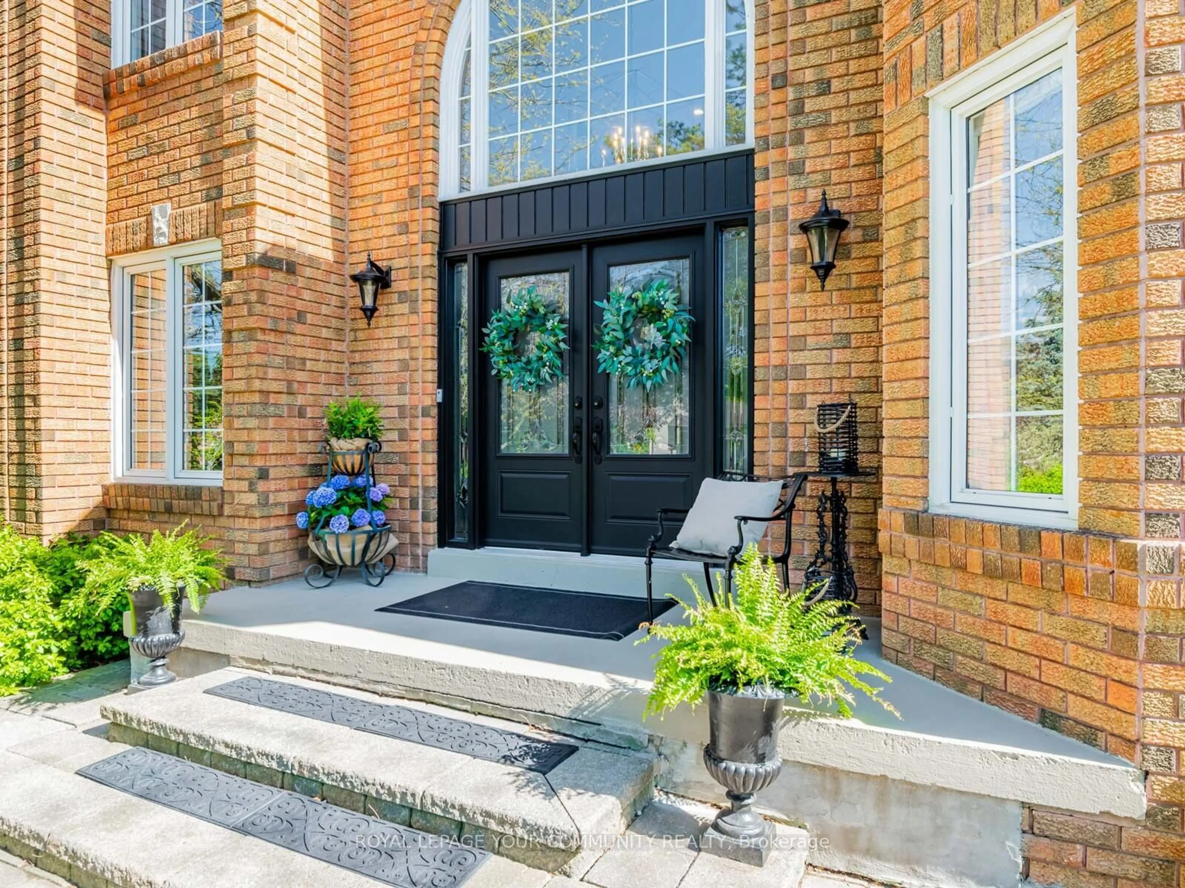 Home with brick exterior material, street for 136 Treegrove Circ, Aurora Ontario L4G 6L9