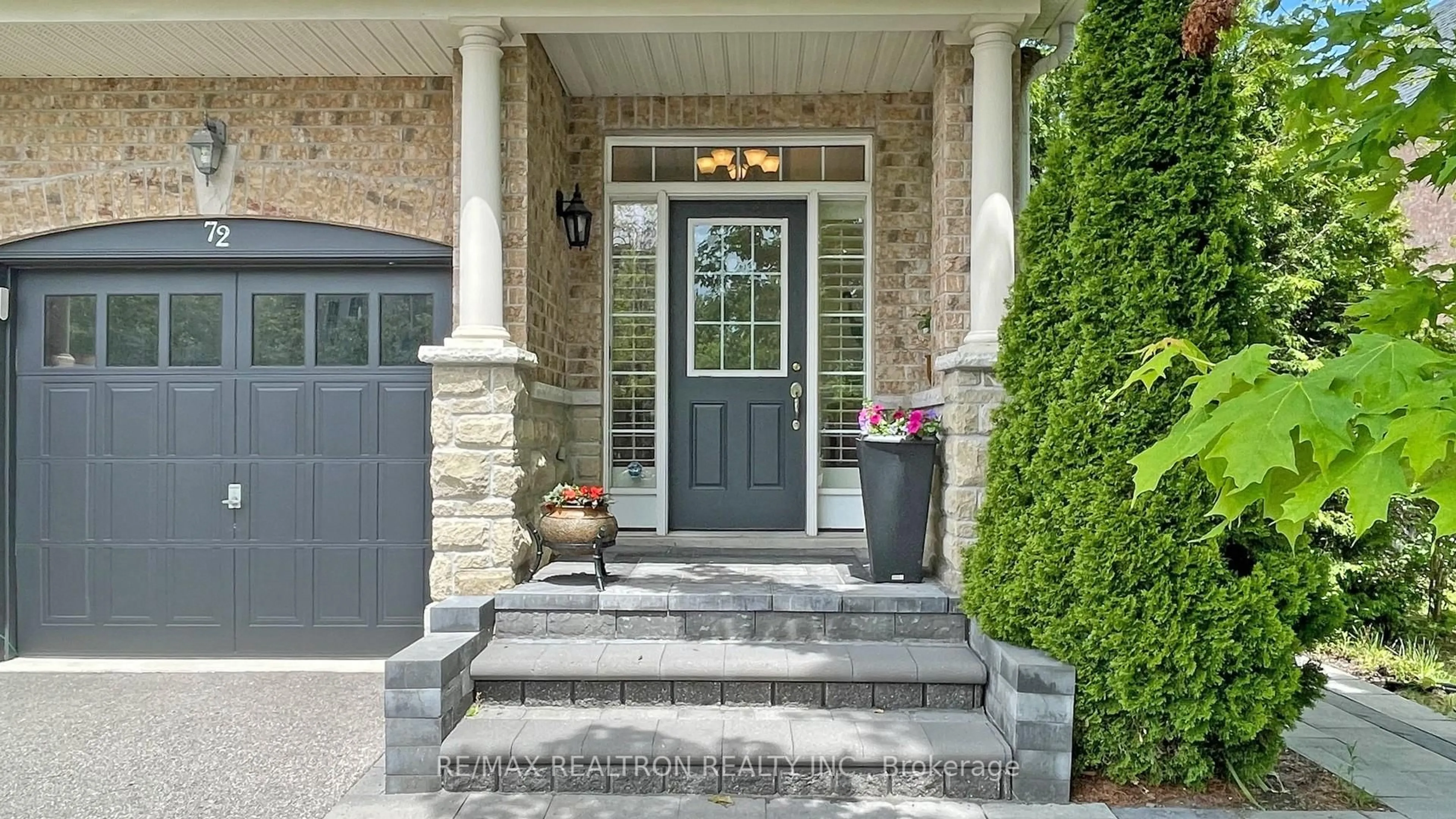 Indoor entryway for 72 Sir Sanford Fleming Way, Vaughan Ontario L6A 0T3