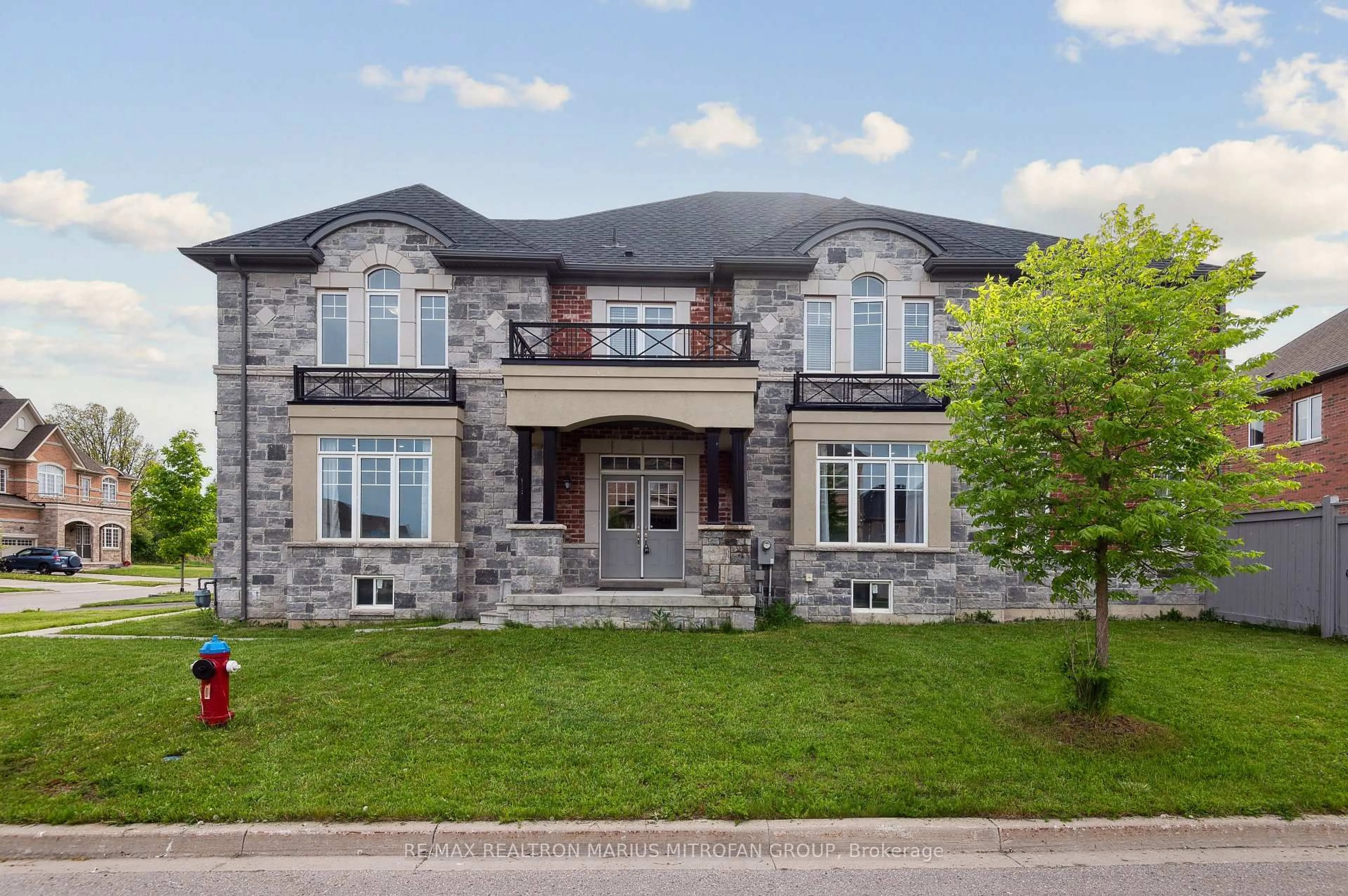 Home with brick exterior material, building for 227 Inverness Way, Bradford West Gwillimbury Ontario L3Z 0W6