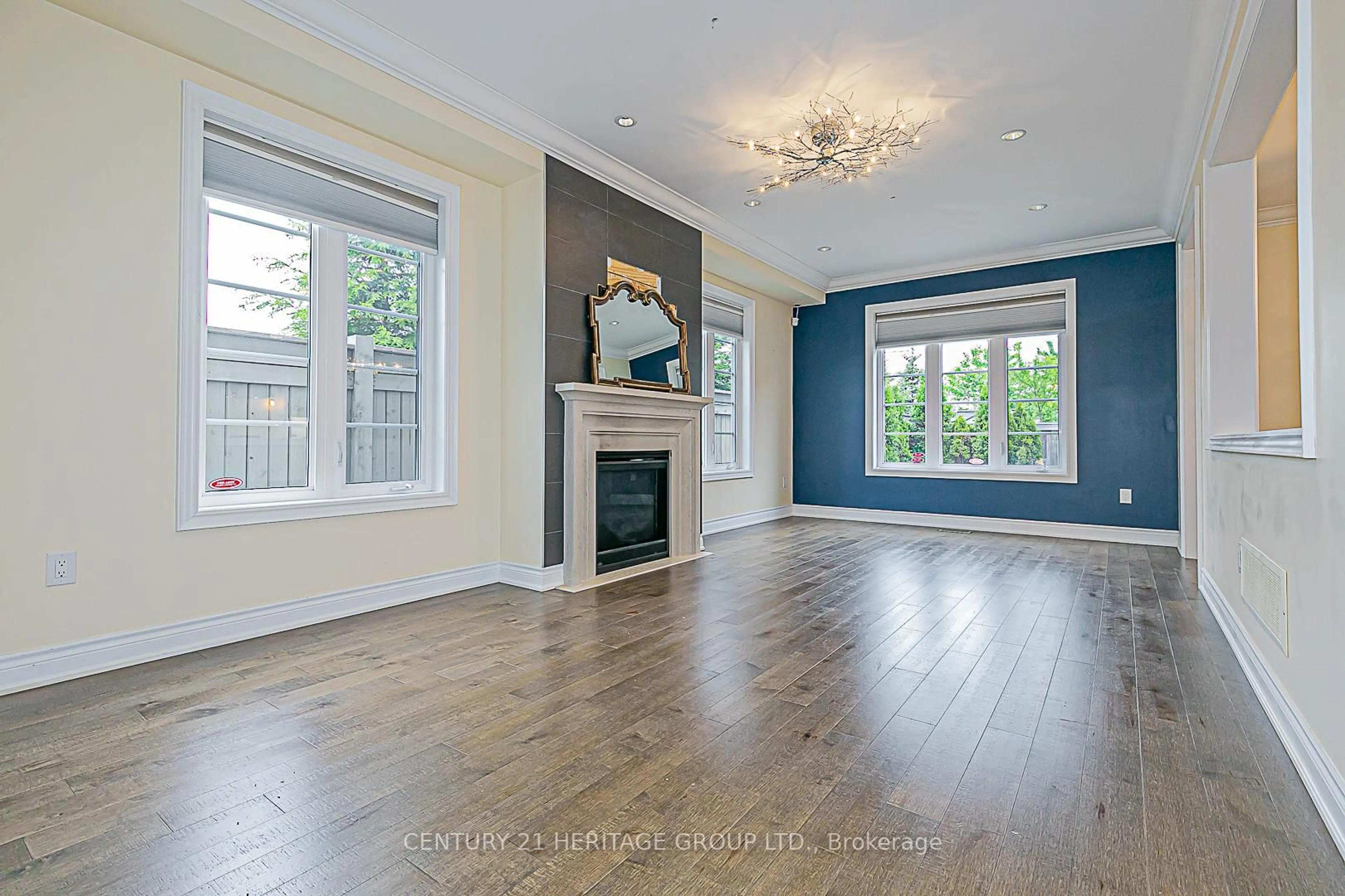 Living room with furniture, wood/laminate floor for 2 Roy Harper Ave, Aurora Ontario L4G 0V4