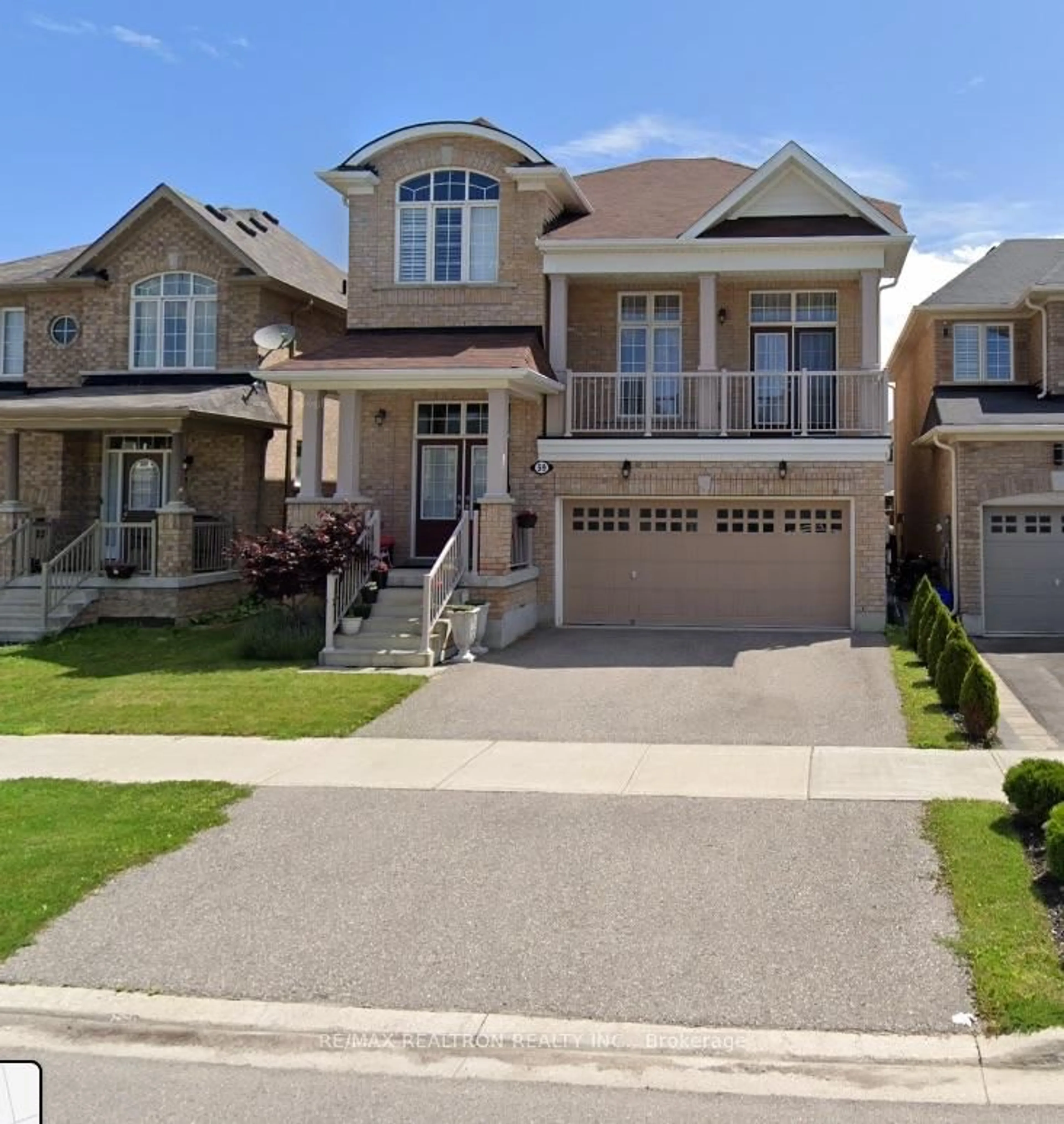 Home with vinyl exterior material, street for 59 Lampkin St, Georgina Ontario L0E 1R0
